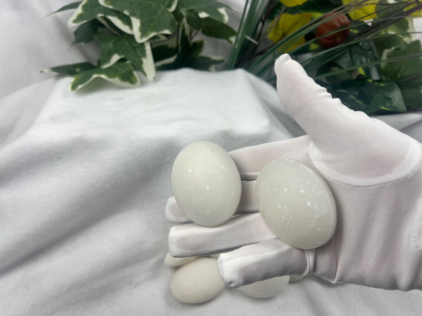 Snow White Jade Natural Palm Stone Smooth Polished Carved Crystal for Distraction Anxiety Christmas Holiday Decor Xmas Birthday Gift Worry