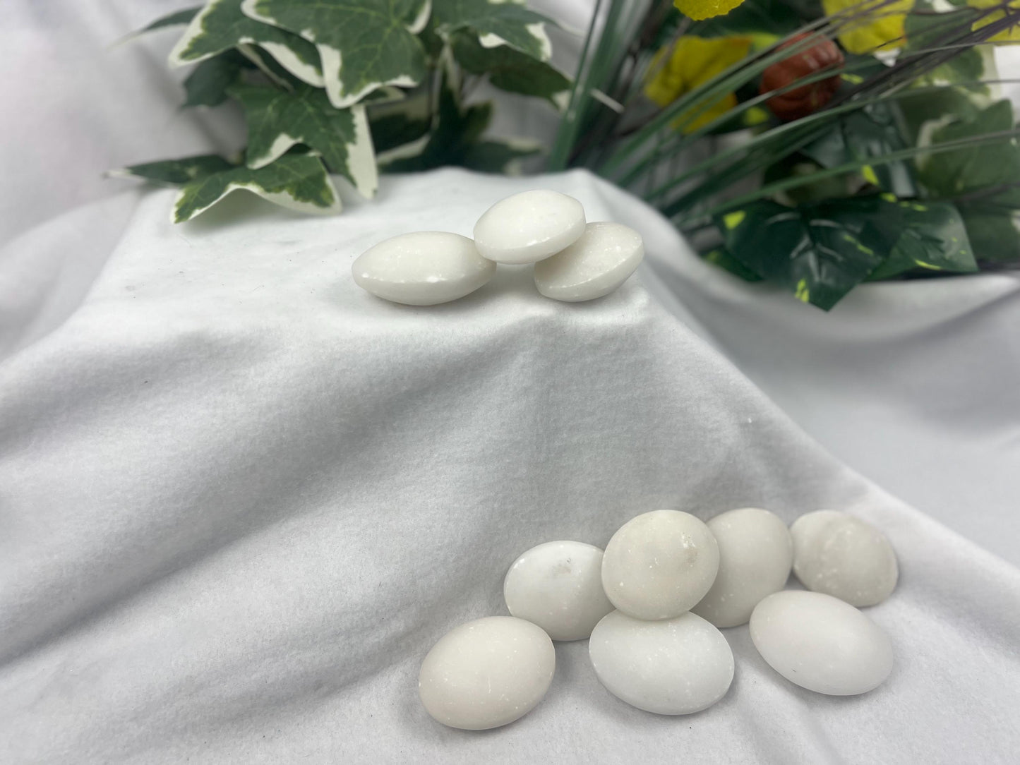 Snow White Jade Natural Palm Stone Smooth Polished Carved Crystal for Distraction Anxiety Christmas Holiday Decor Xmas Birthday Gift Worry