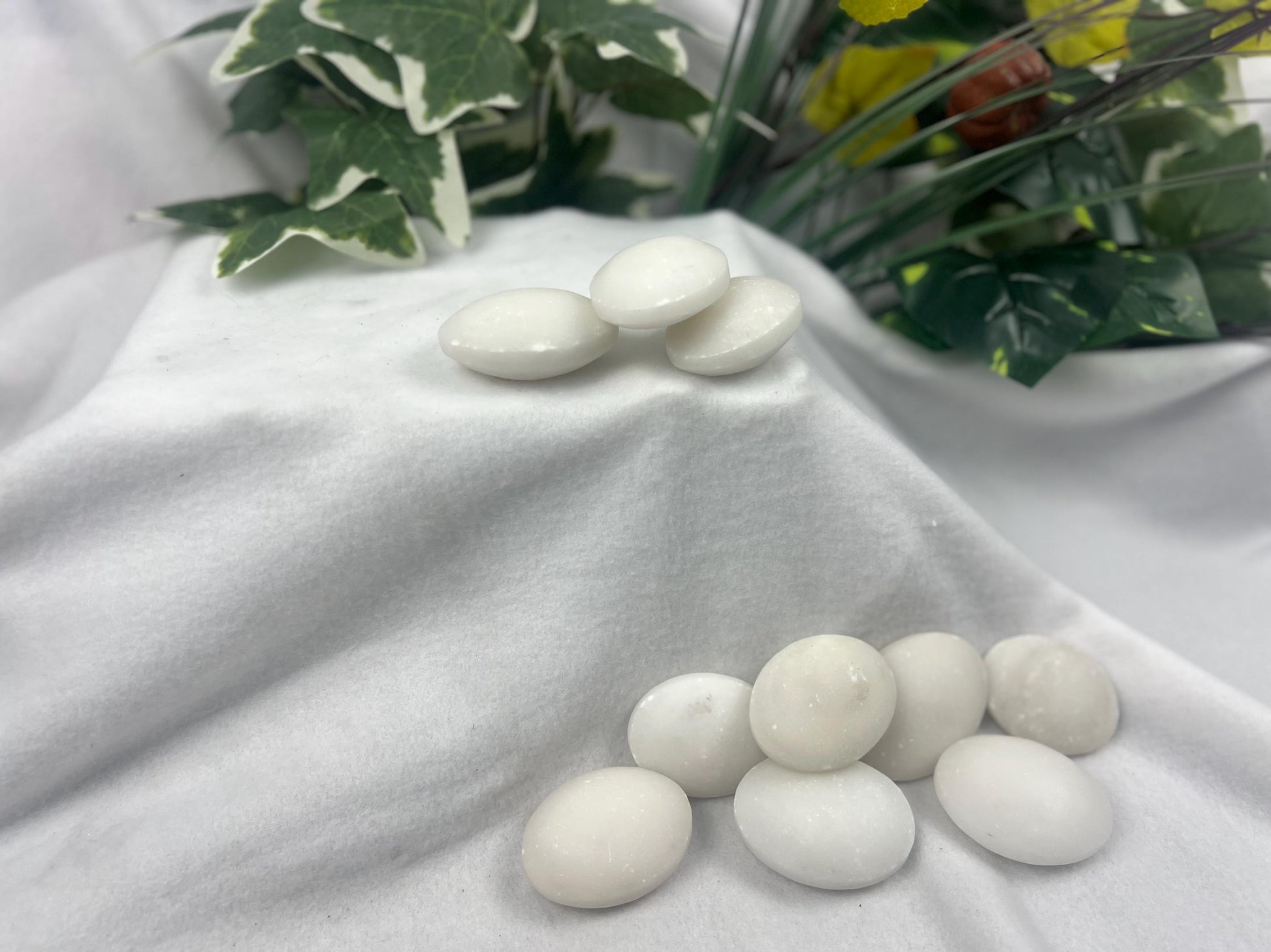 Snow White Jade Natural Palm Stone Smooth Polished Carved Crystal for Distraction Anxiety Christmas Holiday Decor Xmas Birthday Gift Worry