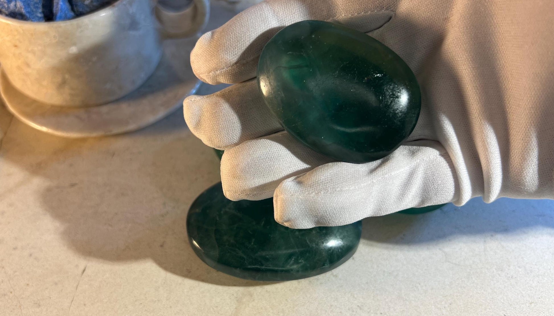 Green Fluorite Natural Palm Stone Smooth Polished Carved Crystal for Distraction Home Decor Worry Stress Relief Anxiety Christmas Xmas Gift
