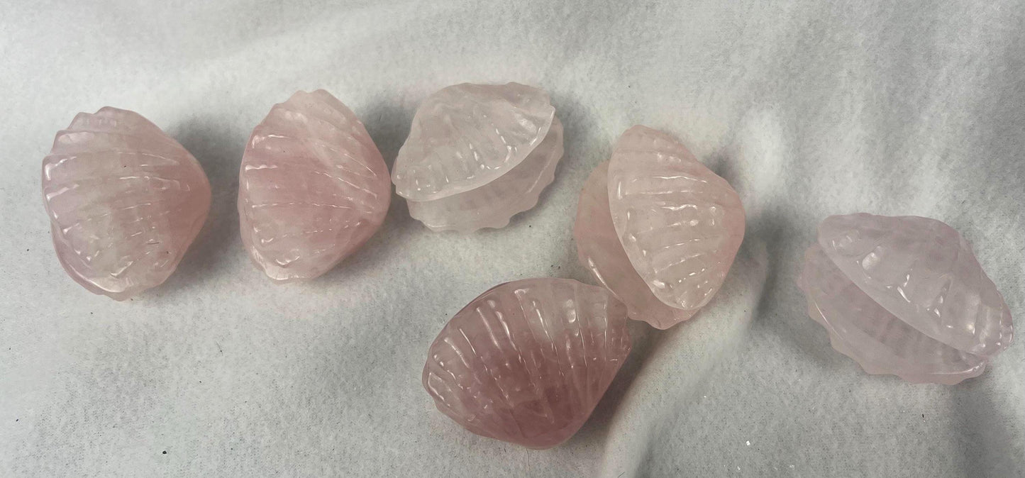 Rose Quartz Scallop Carved Palm Stone Smooth Polished Crystal for Distraction Holiday Home Decor Christmas Xmas Gift Christmas Birthday Gift