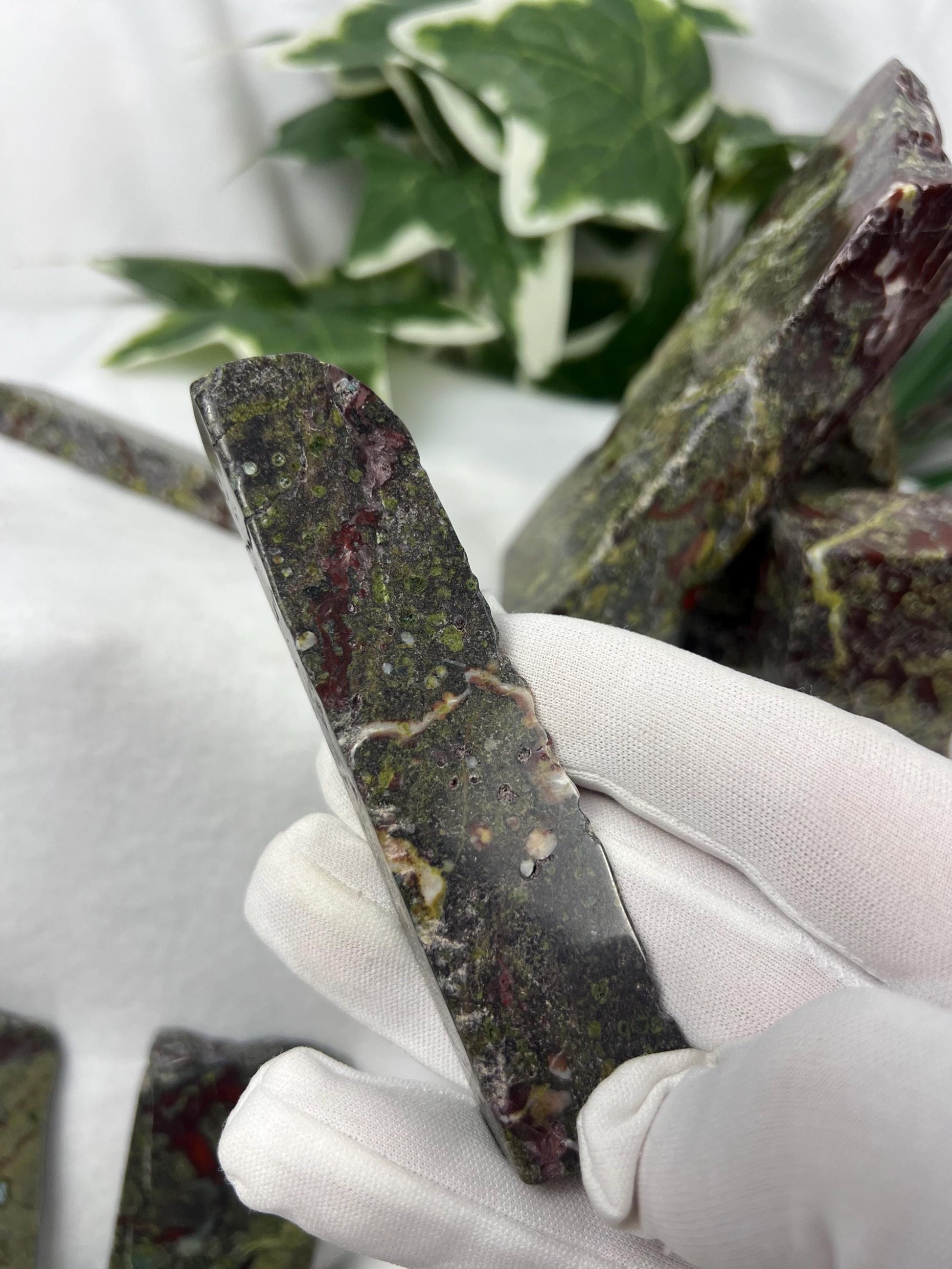 Khambhat Bloodstone Natural Palm Stone Smooth Polished Carved Crystal for Distraction from Anxiety or Worry Home Decor Holiday Home Decor