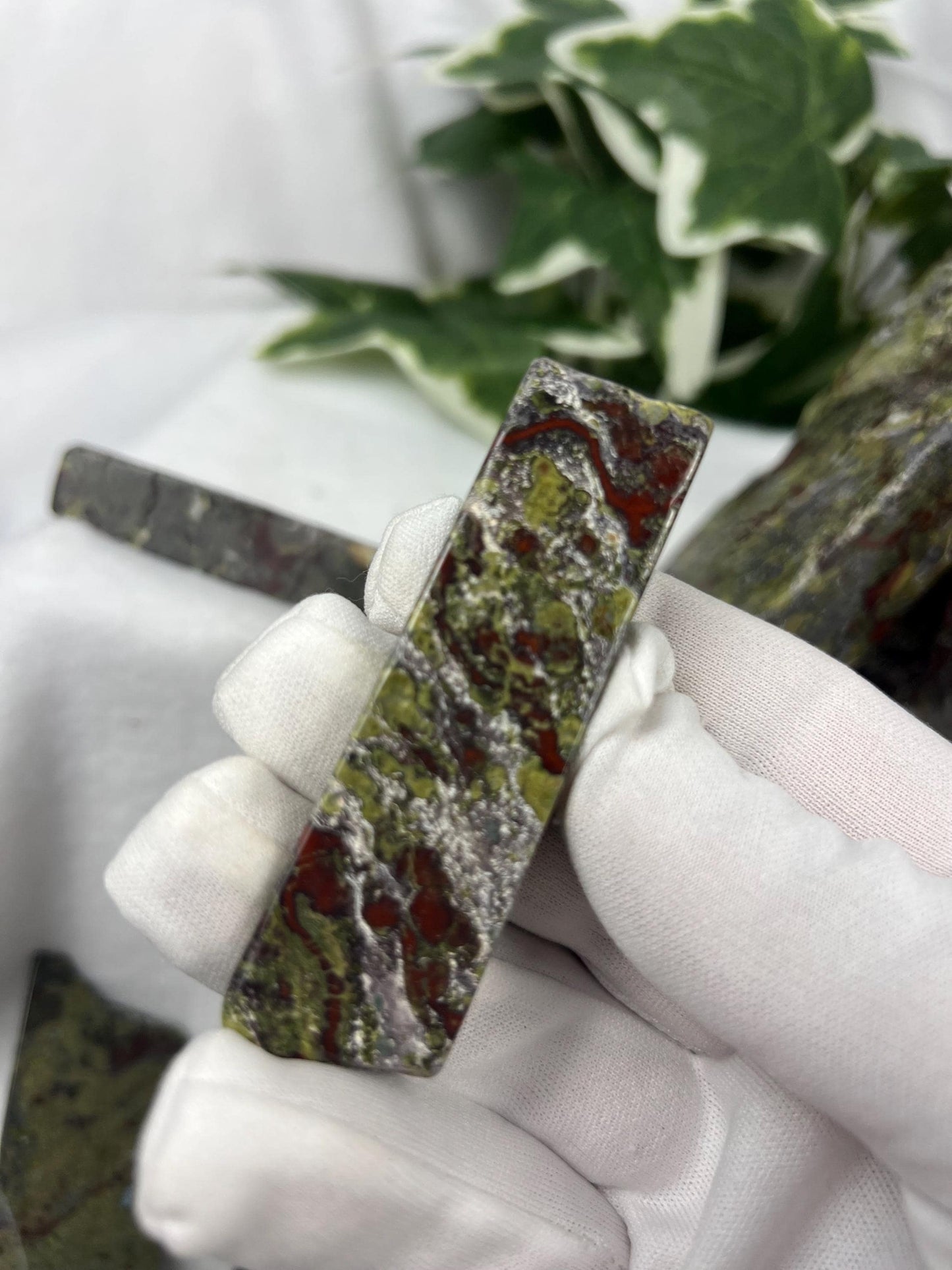 Khambhat Bloodstone Natural Palm Stone Smooth Polished Carved Crystal for Distraction from Anxiety or Worry Home Decor Holiday Home Decor