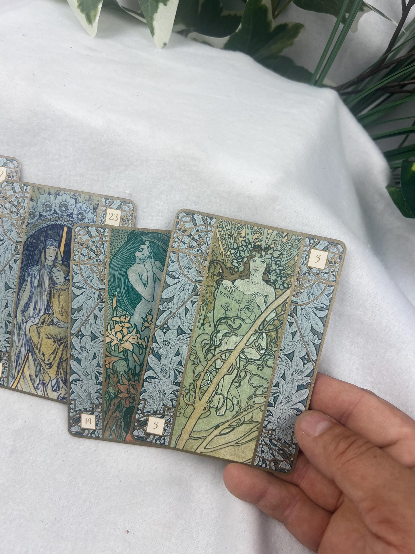 Alfons Mucha Art Nouveau Oracle Card Deck 36 Cards Fully Licensed and Original Inclusive Tarot Deck Guidebook Home Decor Gift