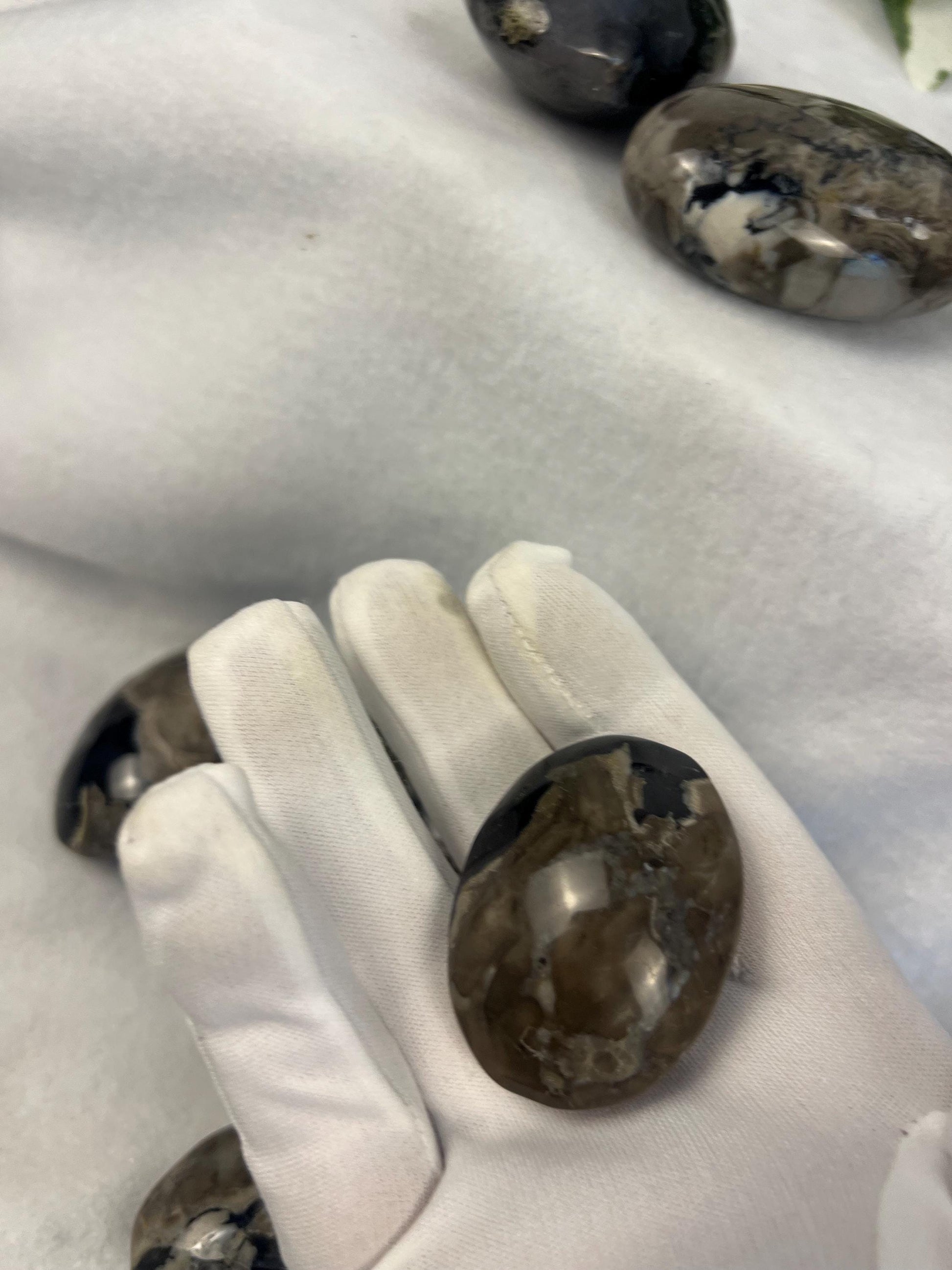 Oregon Volcano Lava Agate Natural Polished Palm Stone Smooth Carved Crystal Distraction Anxiety Christmas Home Decor Birthday Gift