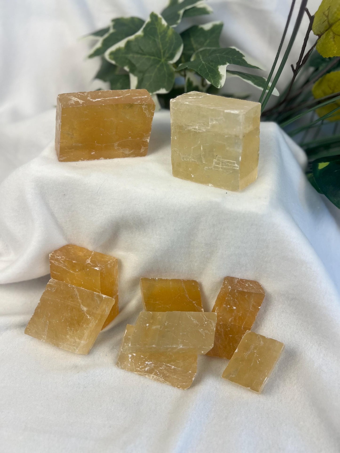 Beeswax Calcite Palm Stones Natural Free Form Stone Smooth Polished Carved Crystal for Distraction Worry Anxiety birthday Home Decor Xmas