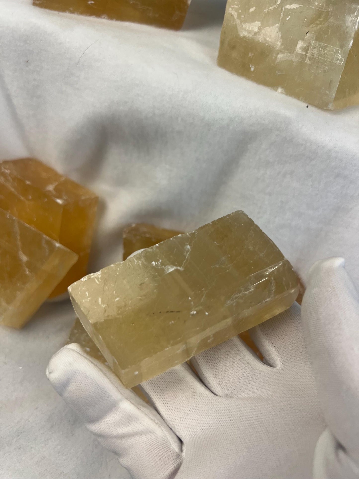 Beeswax Calcite Palm Stones Natural Free Form Stone Smooth Polished Carved Crystal for Distraction Worry Anxiety birthday Home Decor Xmas