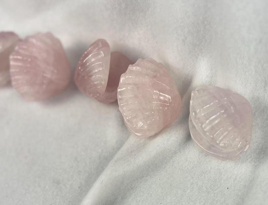 Rose Quartz Scallop Carved Palm Stone Smooth Polished Crystal for Distraction Holiday Home Decor Christmas Xmas Gift Christmas Birthday Gift