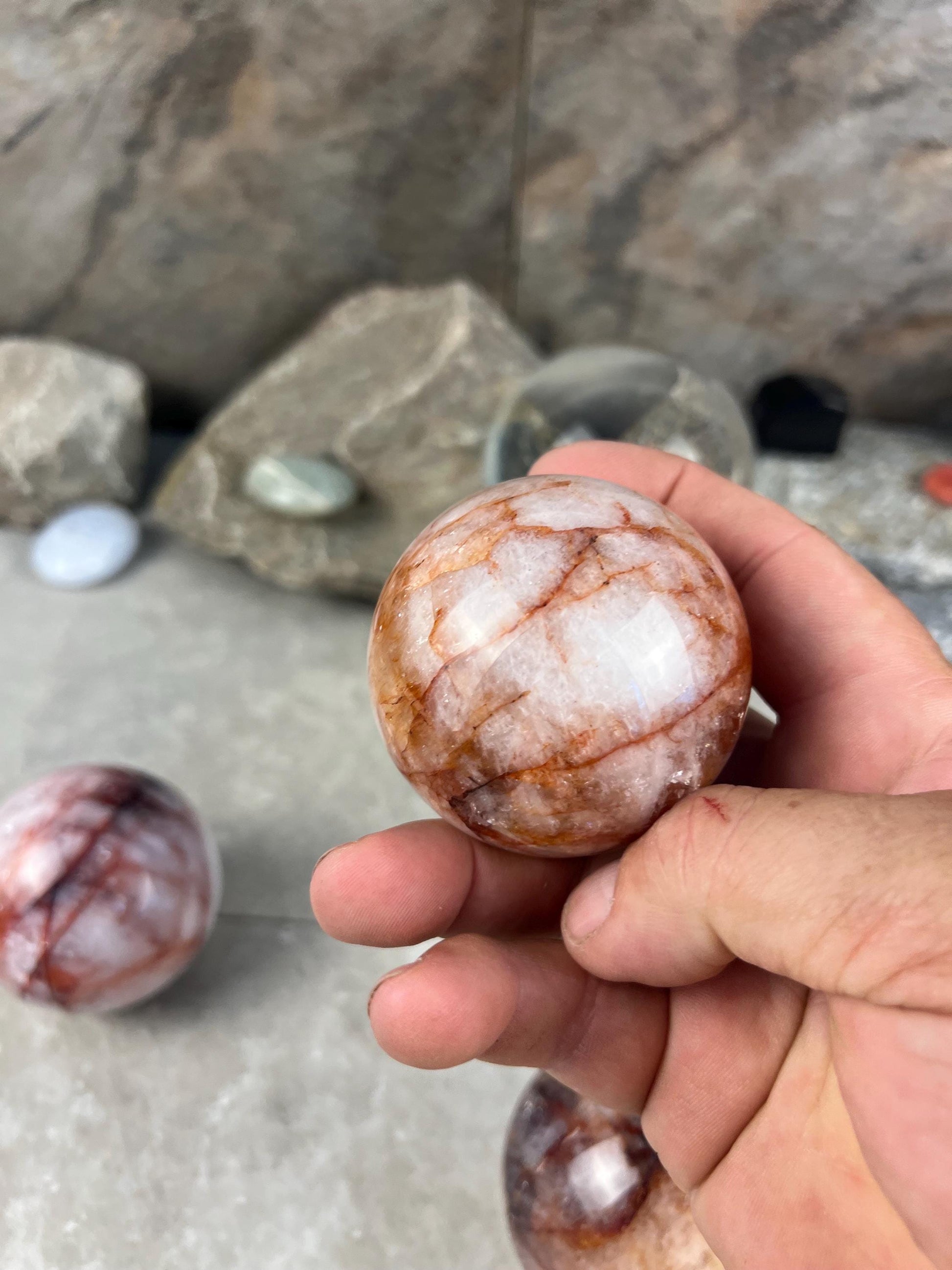 Chihuahua Hematoid Fire Quartz Sphere: Reflective Home Decor Stone