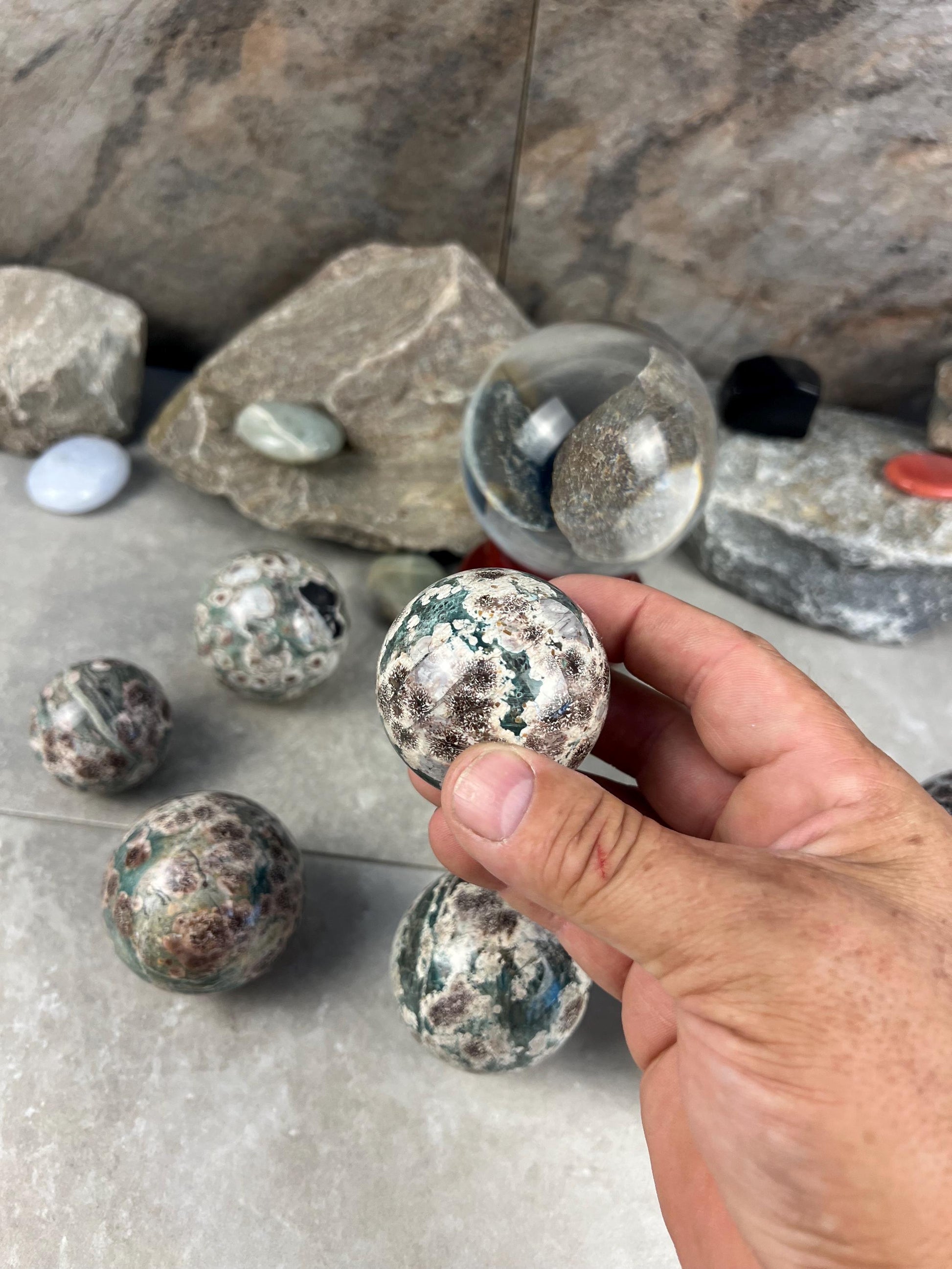 Madagascan Flower Agate Sphere Stone Reflective Home Decor Focus Aid Home Decor Pocket Desktop Gift Meditation Christmas Gifts