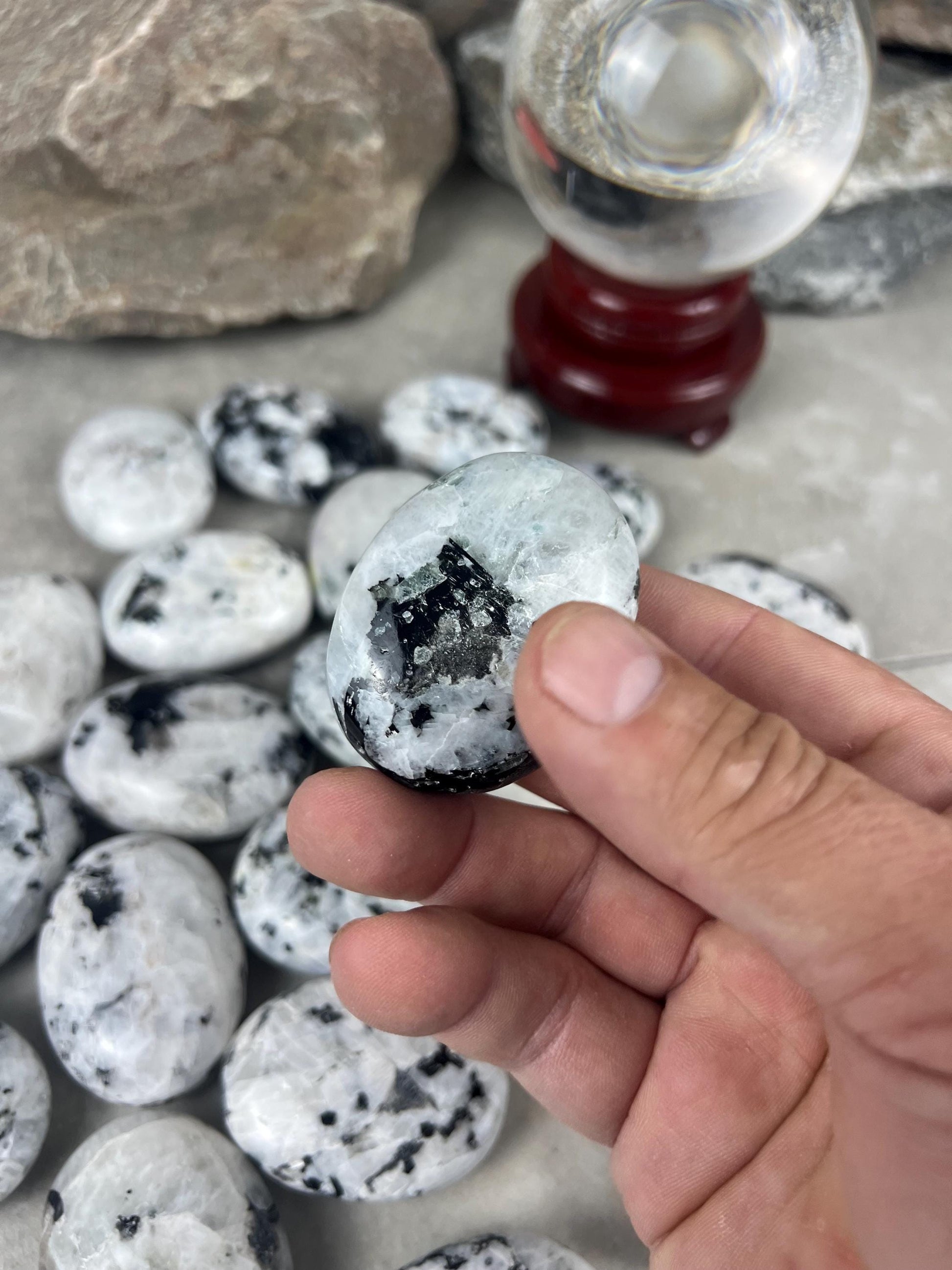 Canada White Labradorite Natural Palm Stone Smooth Polished Carved Crystal for Distraction Anxiety Worry Pocket Distraction Christmas Gift