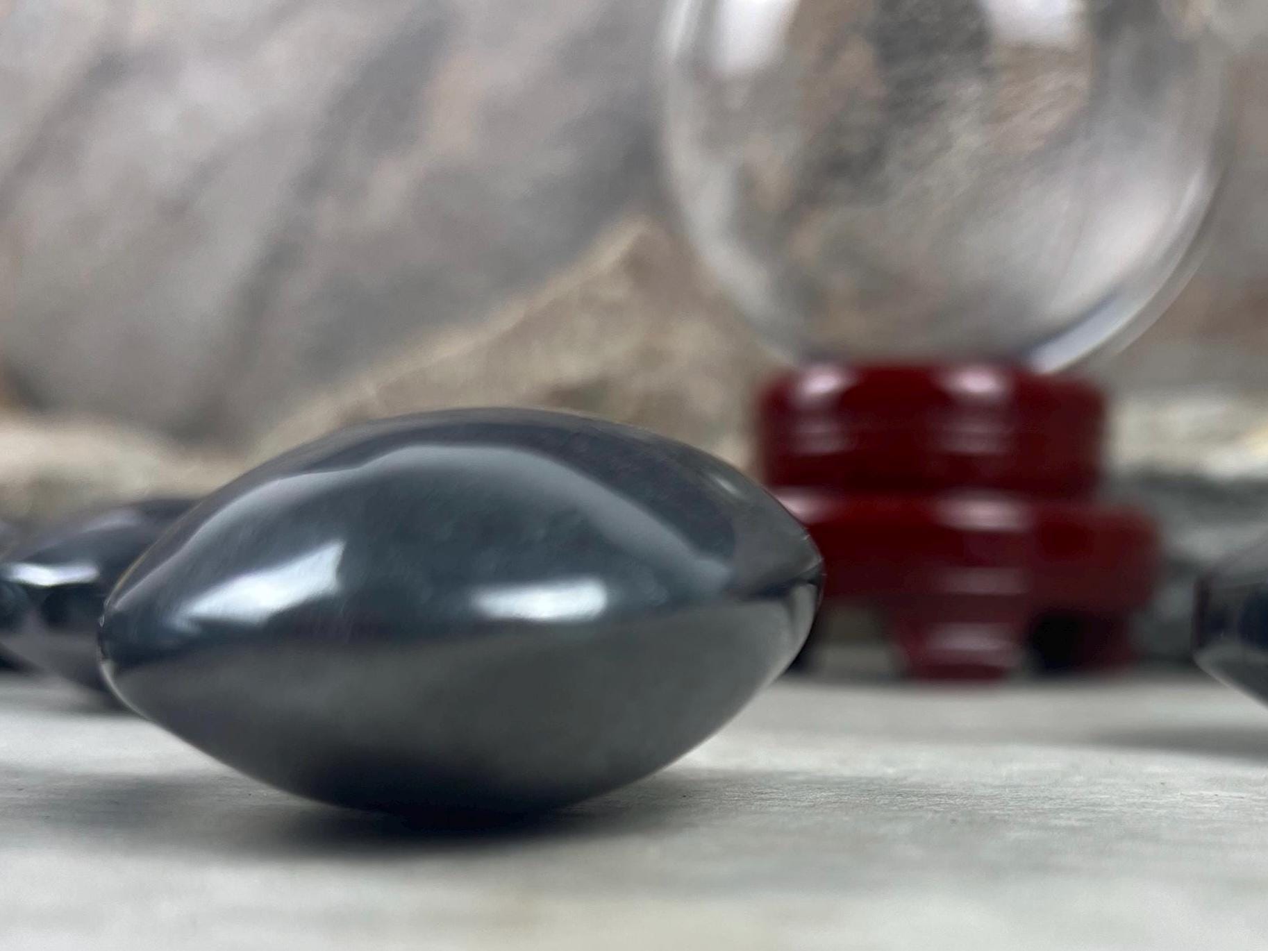 Pilbara Australian Dense Polished Hematite Palm Stone Anxiety Worry Meditation Decor