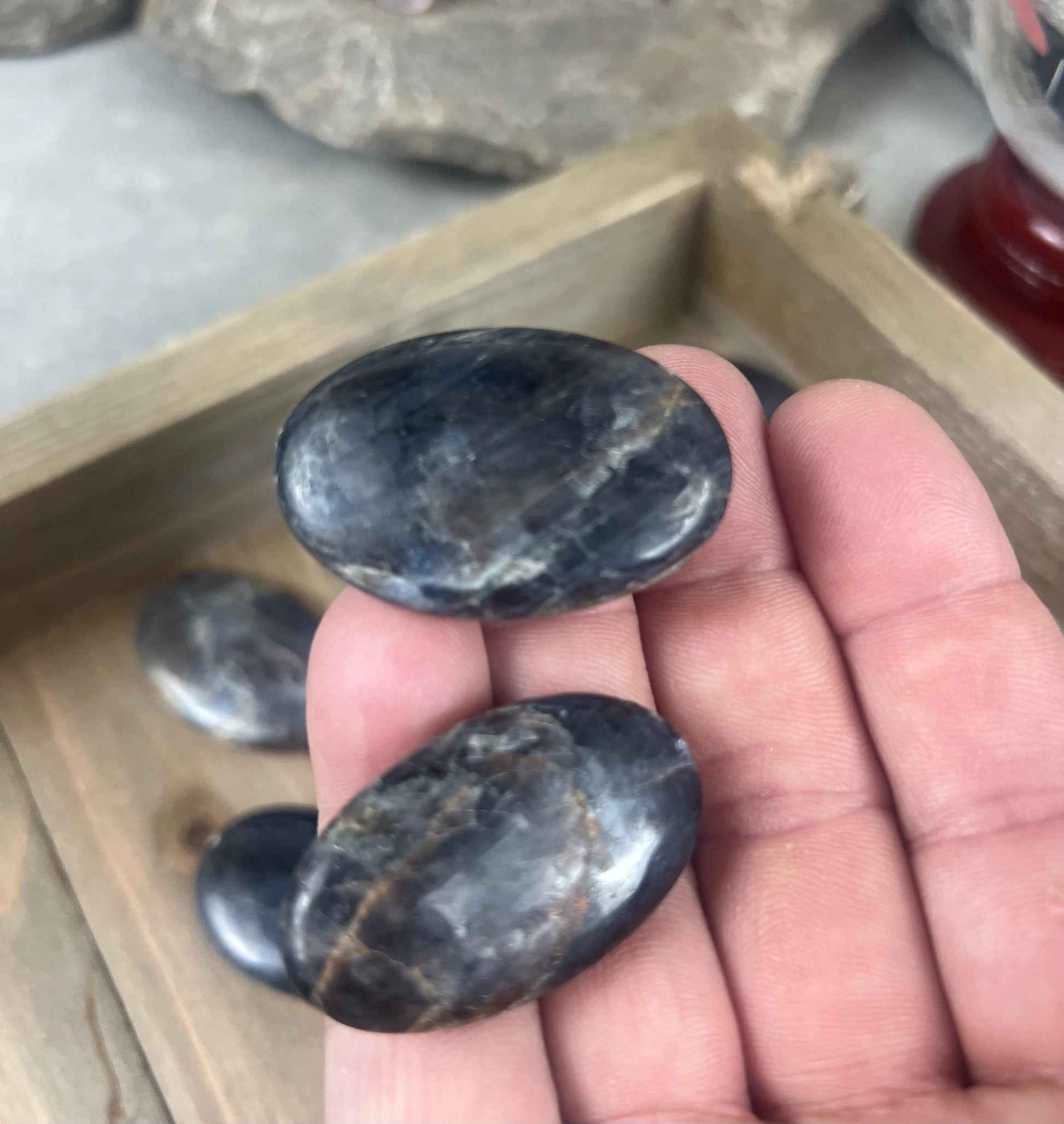 Blue Hard Corundum Sapphire Natural Palm Stone Smooth Polished Carved Crystal Distraction Home Decor Worry Stress Relief Anxiety Gift Xmas