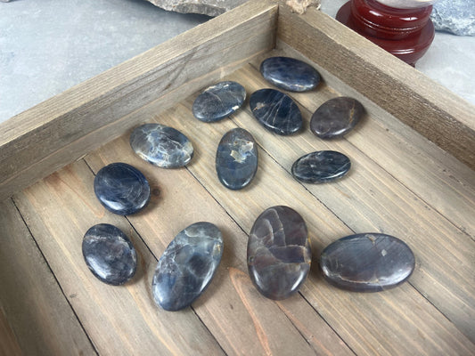 Blue Hard Corundum Sapphire Natural Palm Stone Smooth Polished Carved Crystal Distraction Home Decor Worry Stress Relief Anxiety Gift Xmas