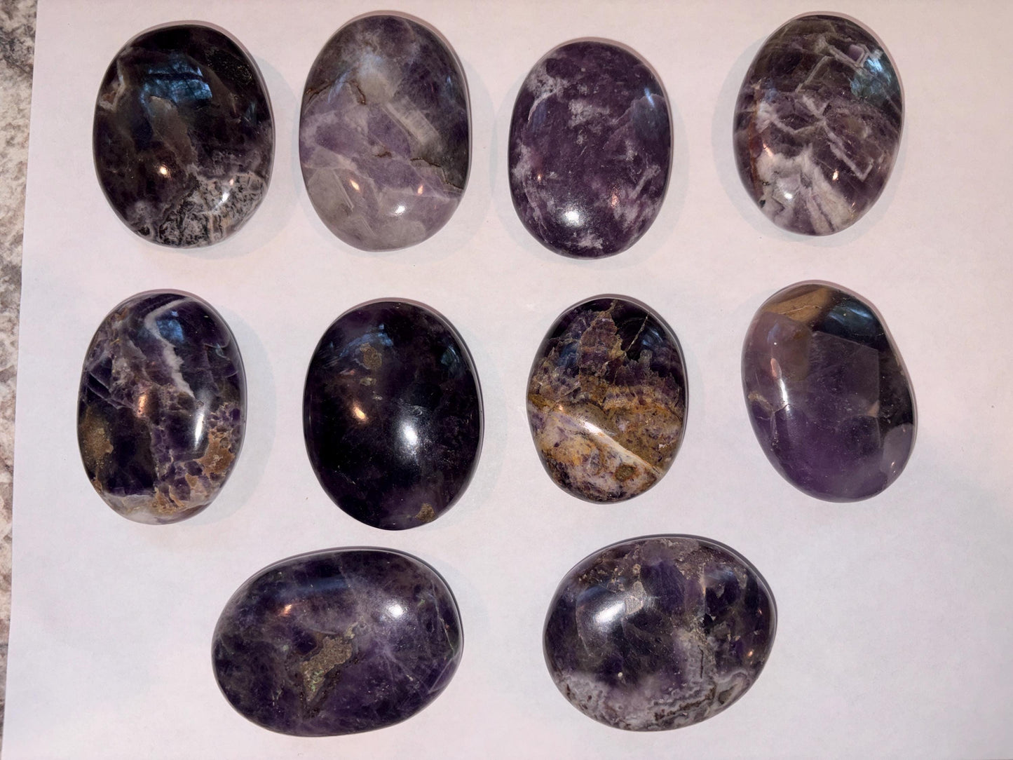 Traditional India Saputra Amethyst Mountain Palm Stone Polished Carved Crystal Home Decor Worry Pocket Stress Anxiety Palm Stone Birthday