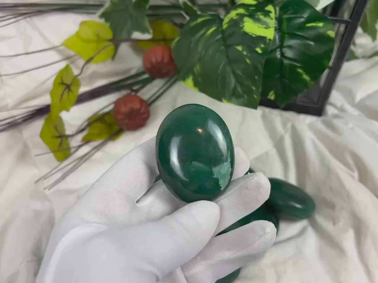 Green Jade Palm Stone: Polished Crystal for Anxiety Relief