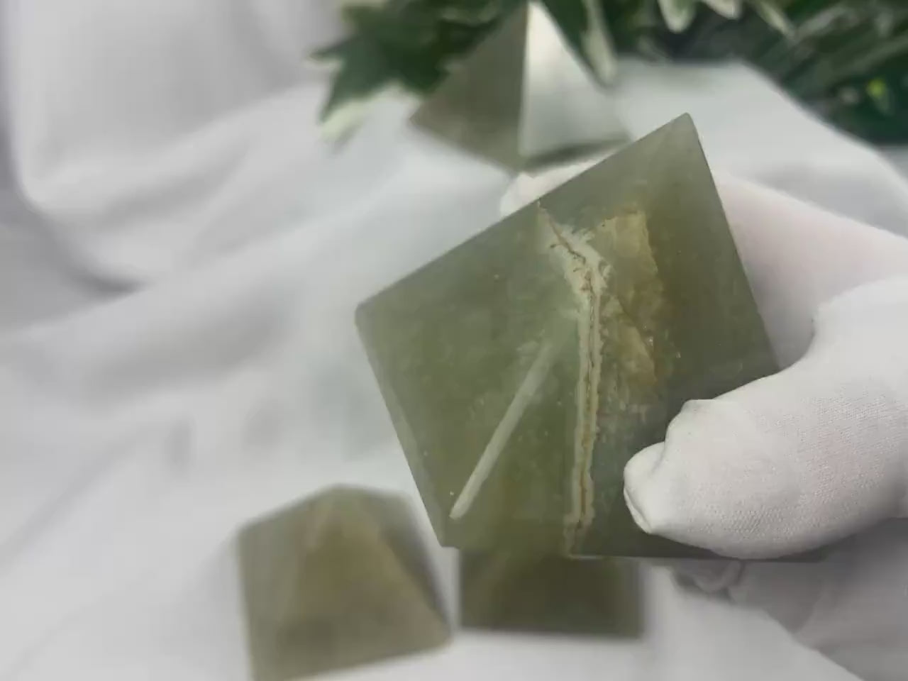 Green Aventurine Pyramid: Polished Crystal Meditation Decor