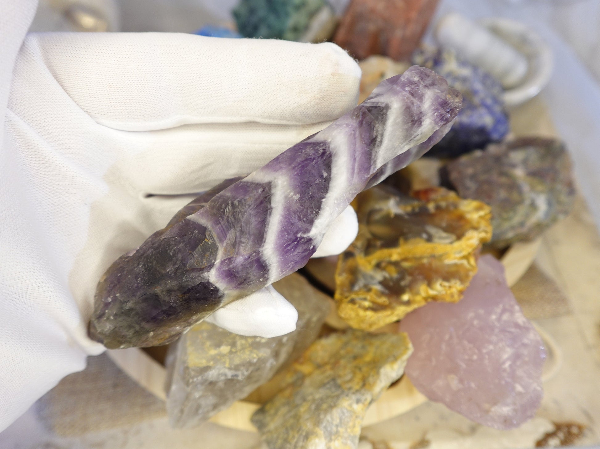 Natural Raw Crystals Untreated for Arts and Crafts home decor raw collection gemstones rocks wholesale minerals School projects and crafting