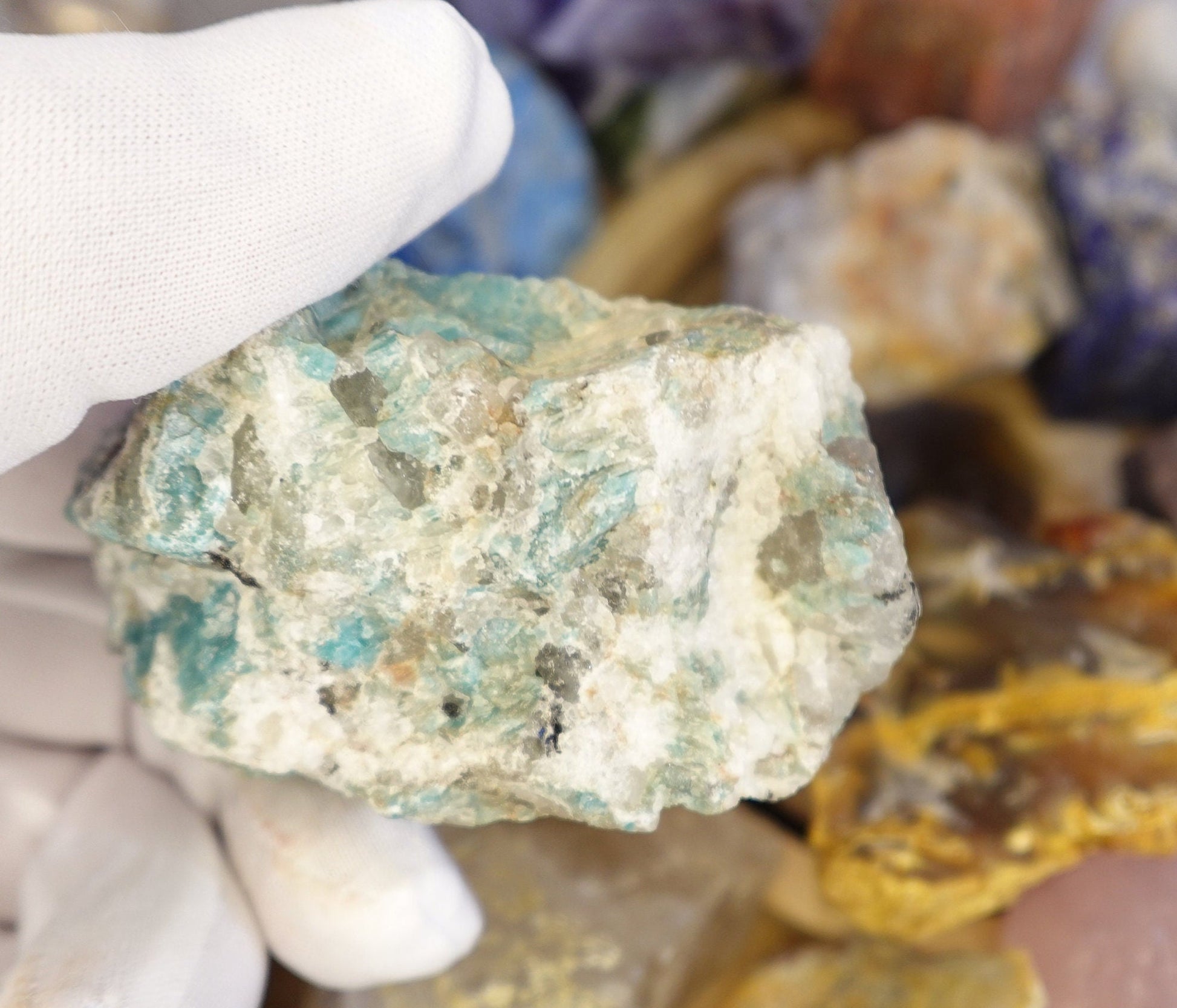 Natural Raw Crystals Untreated for Arts and Crafts home decor raw collection gemstones rocks wholesale minerals School projects and crafting