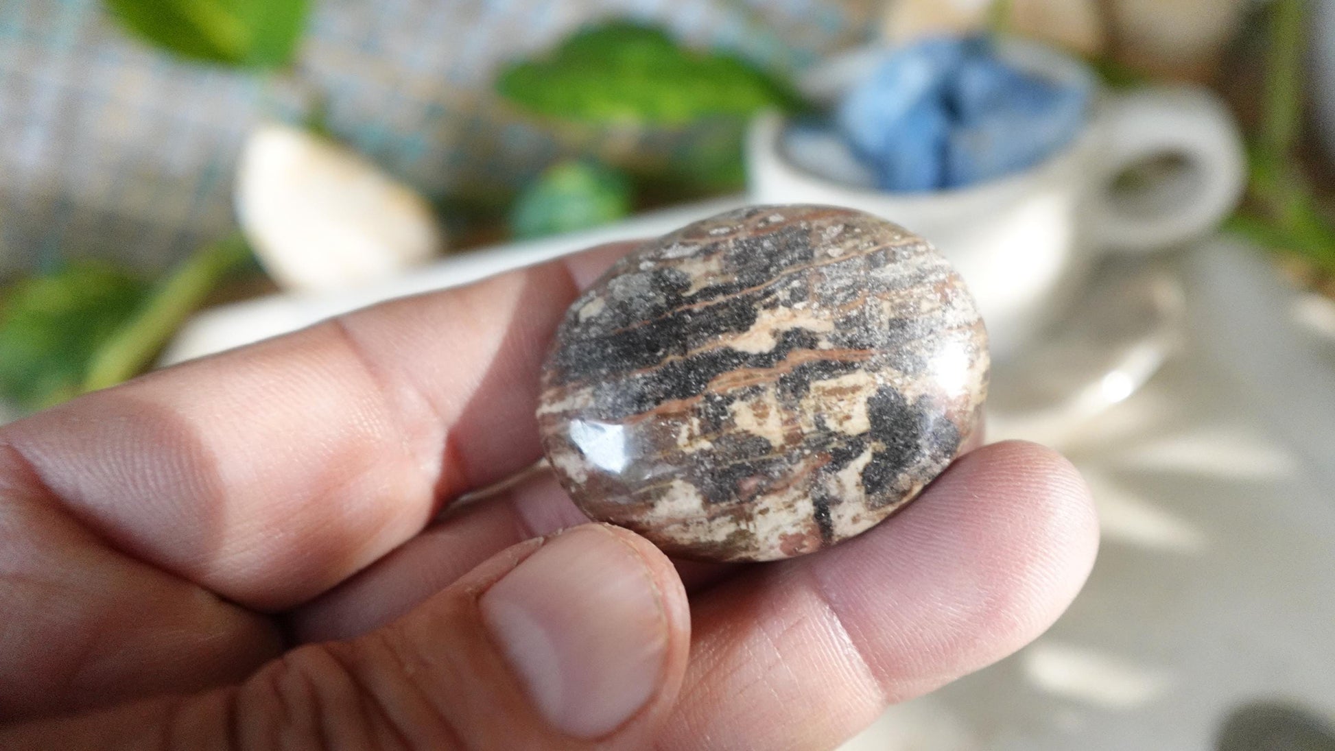 Rhodonite Natural Medium Palm Stone Medium Smooth Polished Carved Crystal for Distraction Anxiety Christmas Home Decor Birthday Gift Anxiety