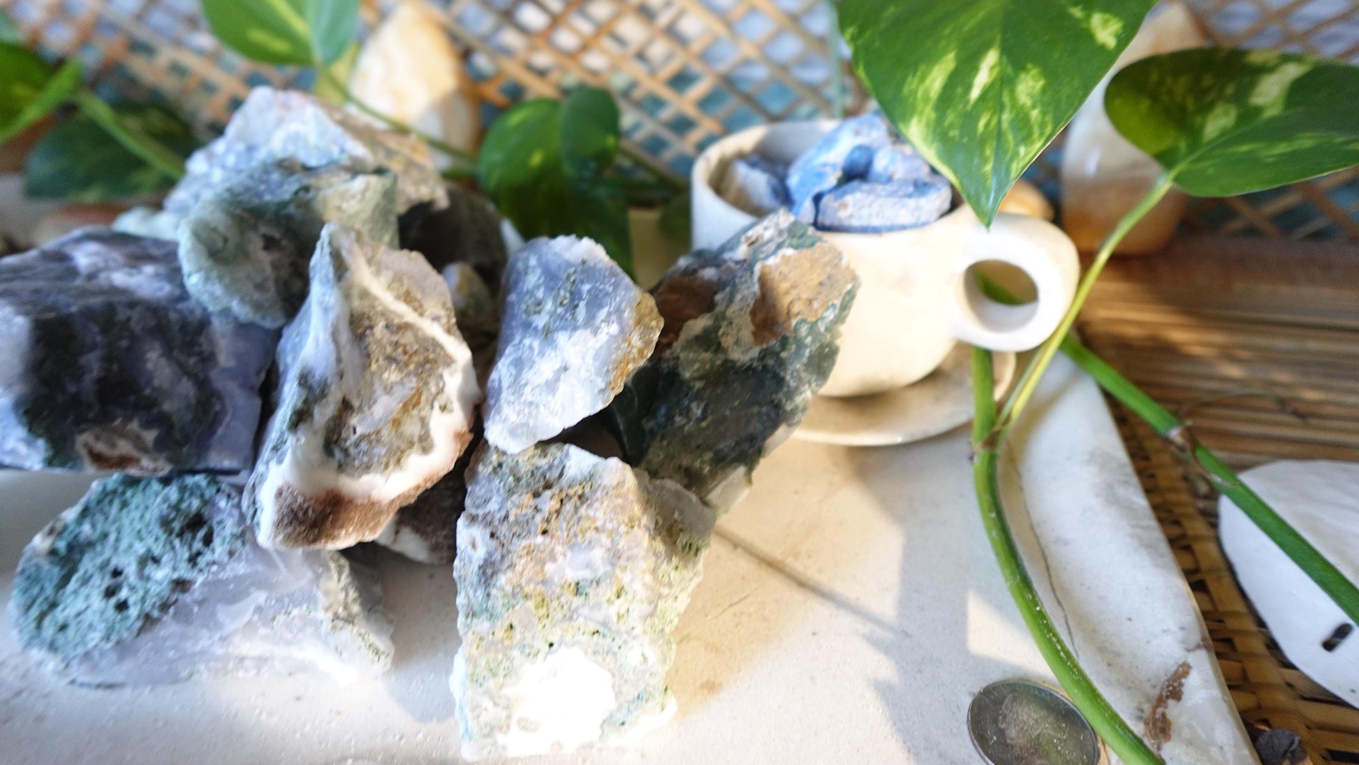 Moss Agate Natural Raw Stone Carved Crystal for Distraction Anxiety Christmas Holiday Decor Xmas Birthday Gift Home Natural Gemstone