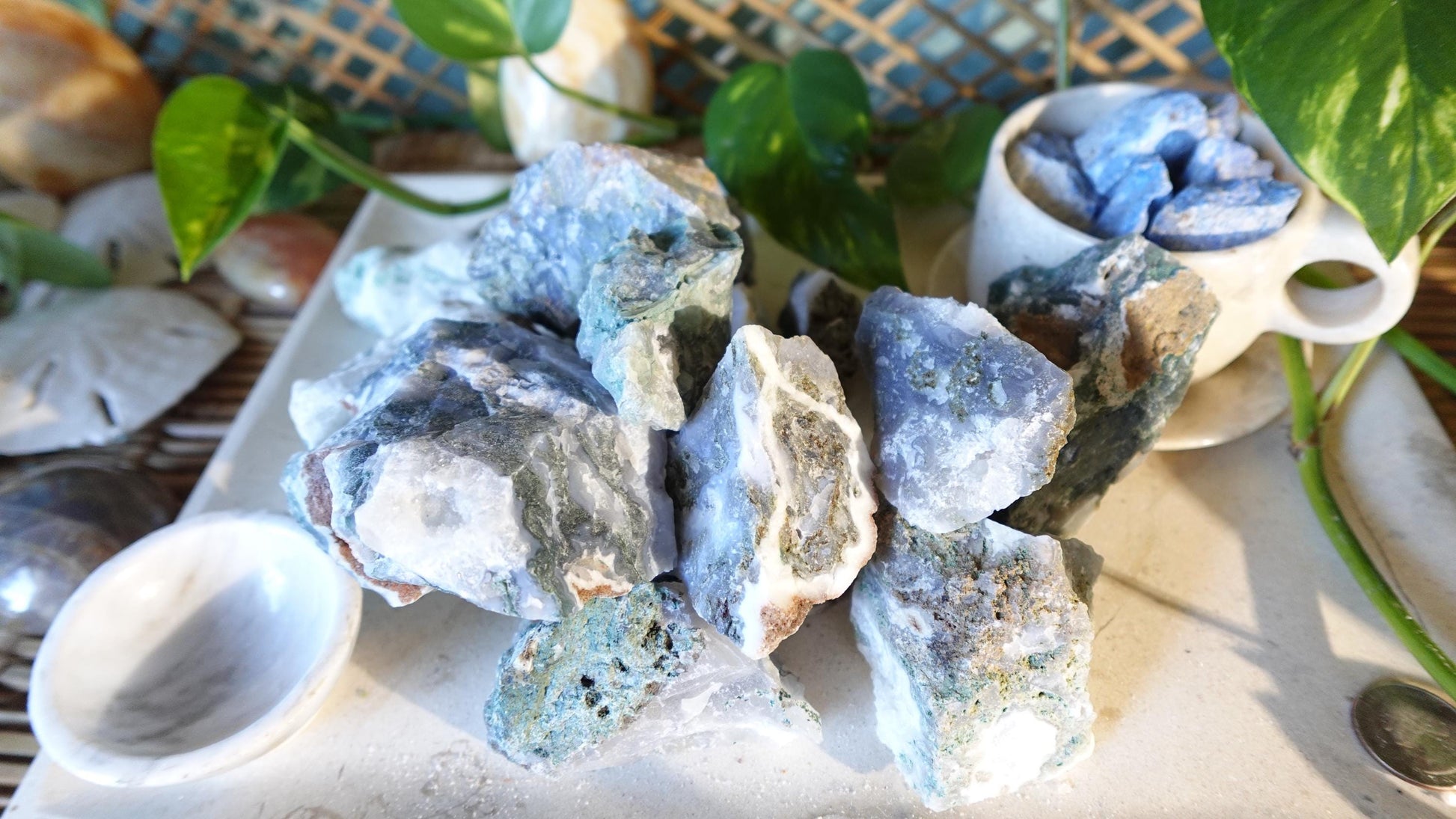 Moss Agate Natural Raw Stone Carved Crystal for Distraction Anxiety Christmas Holiday Decor Xmas Birthday Gift Home Natural Gemstone