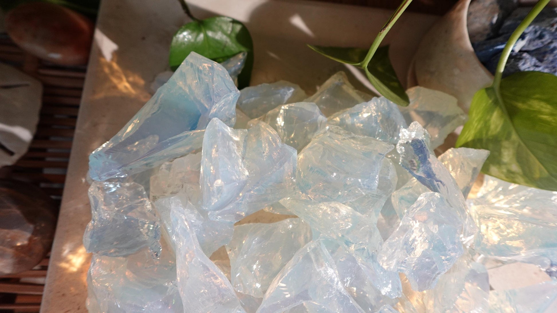 Raw Cut Clear Opalite High Frequency Crystals Untreated Anxiety Home Decor Wholesale minerals School Christmas Xmas Home Decor Craft