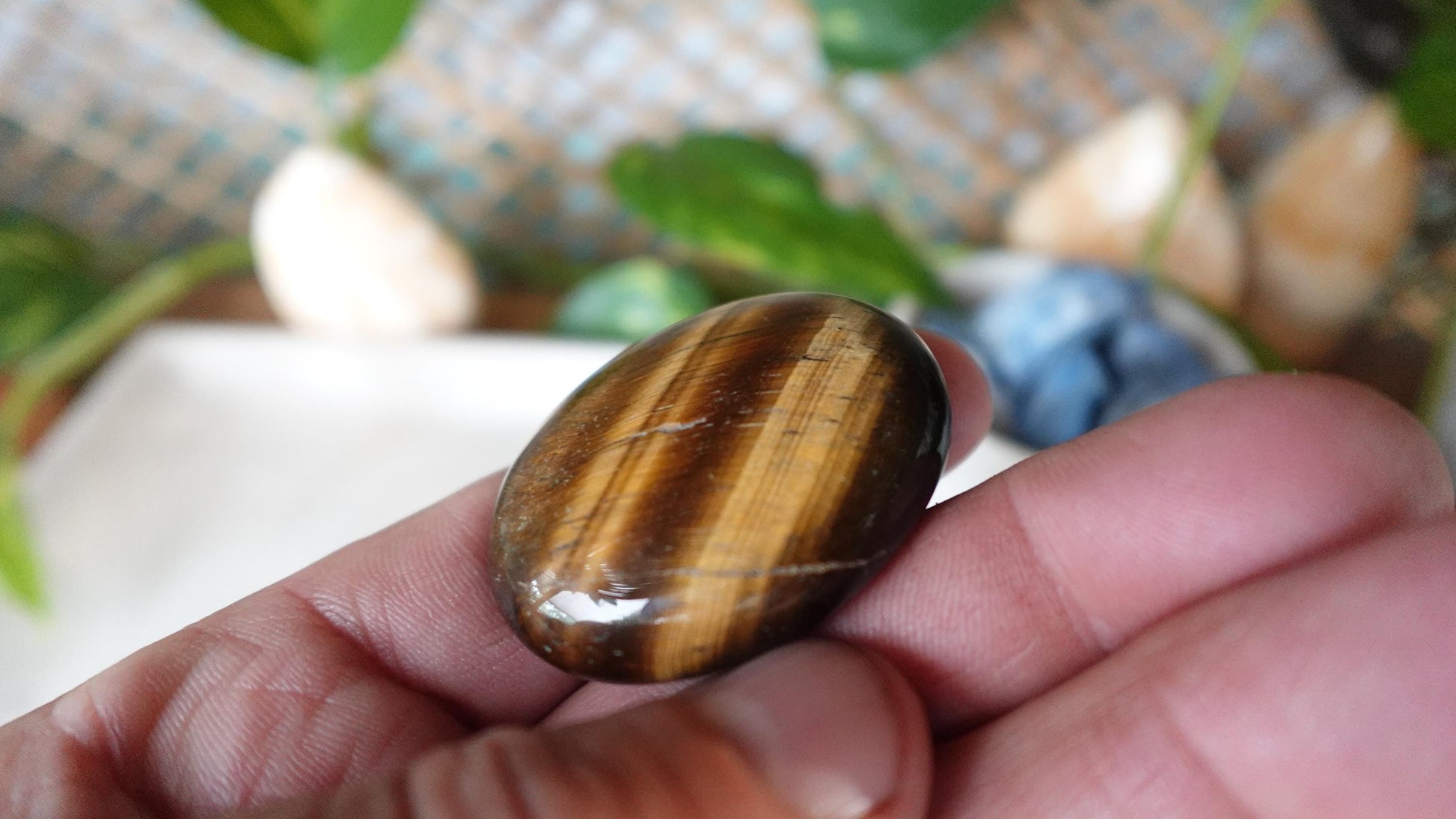 Tiger Eye Natural Medium Palm Stone Smooth Polished Carved Crystal for Distraction from Anxiety Christmas Xmas Home Decor