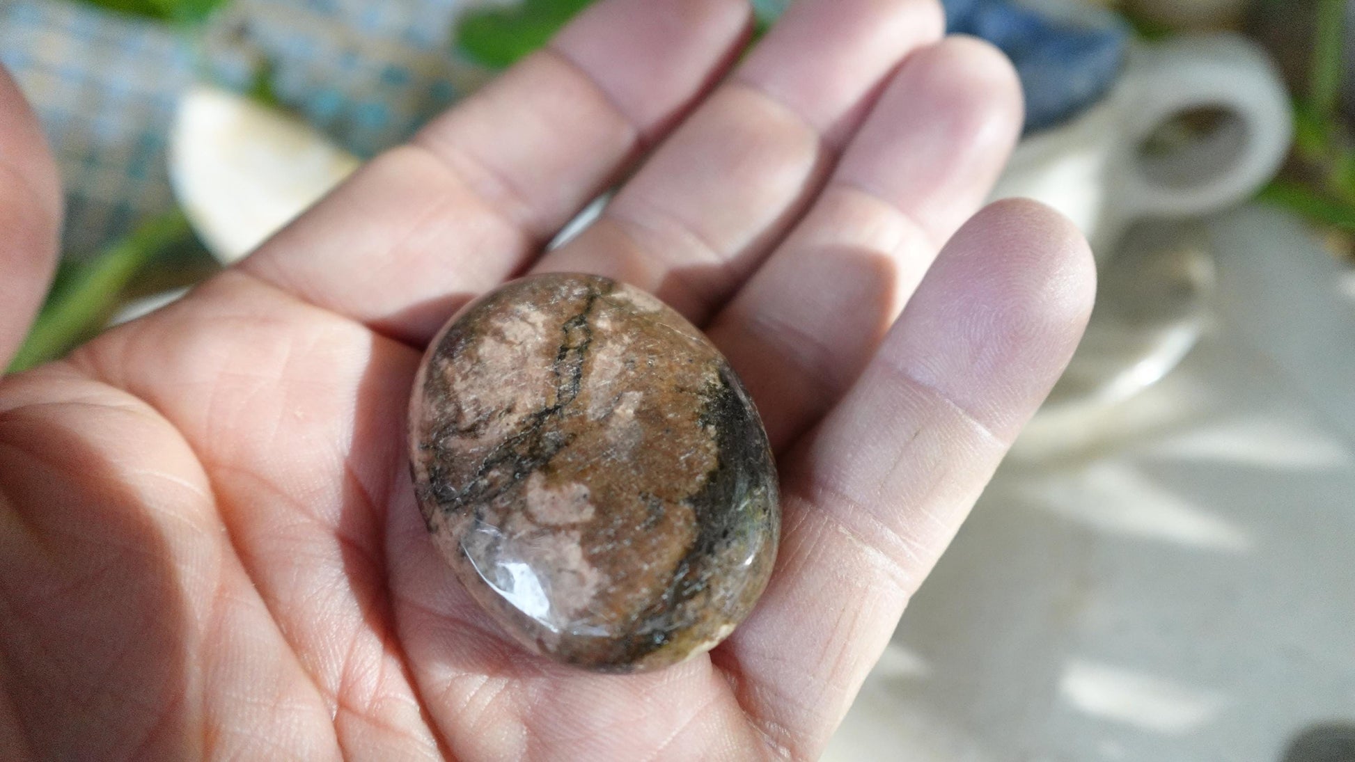 Rhodonite Natural Medium Palm Stone Medium Smooth Polished Carved Crystal for Distraction Anxiety Christmas Home Decor Birthday Gift Anxiety