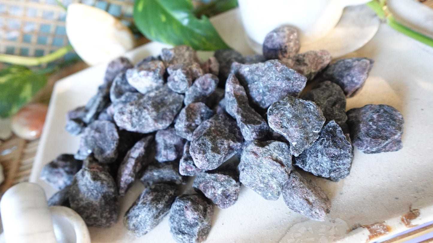 Raw Garnet Stone: Natural Untreated Crystals for Arts, Crafts & Decor