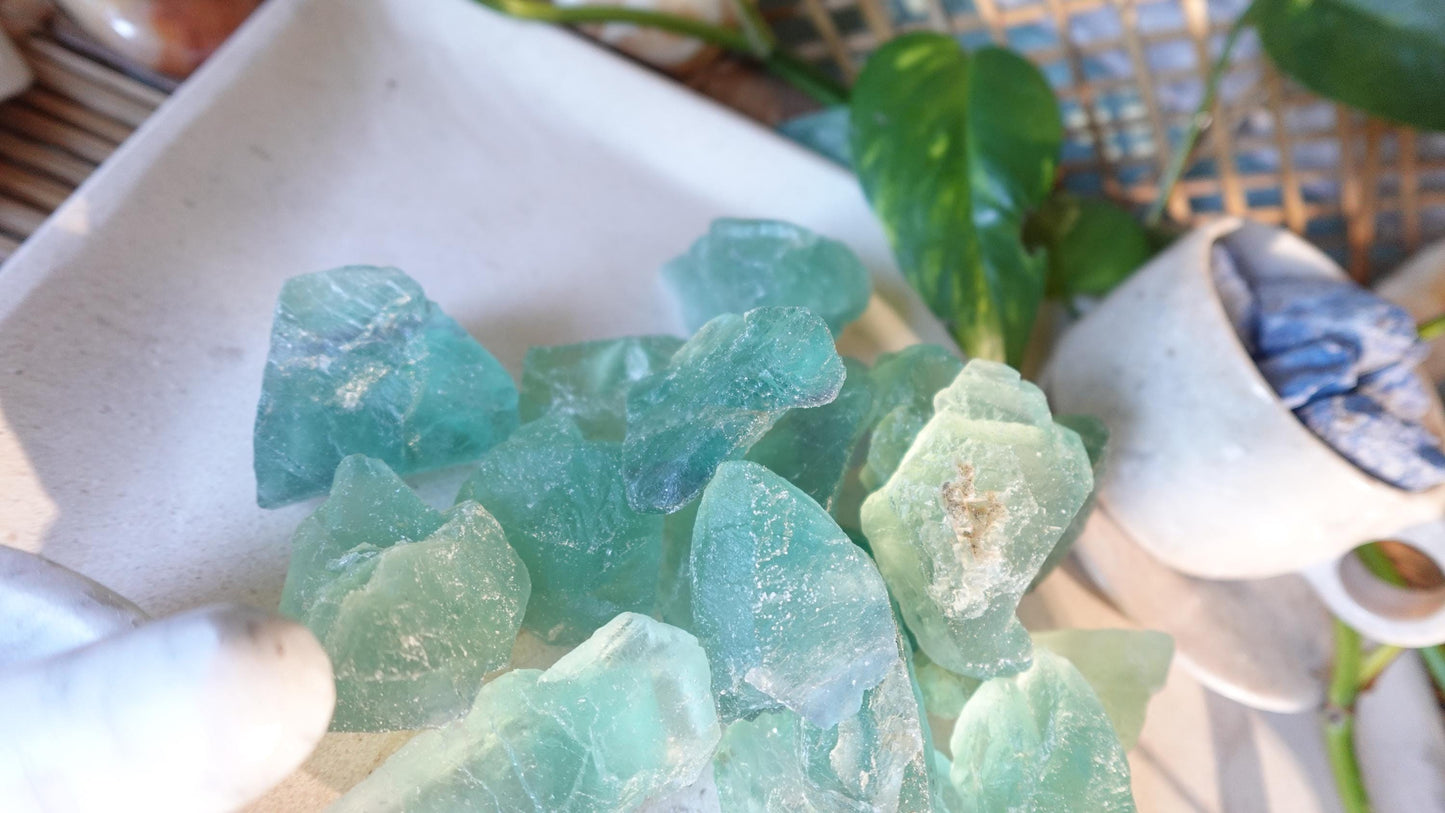 Natural Green Raw Fluorite Crystals Untreated Stones Arts Home Decor Wholesale minerals School Christmas Xmas Home Decor Gift Craft