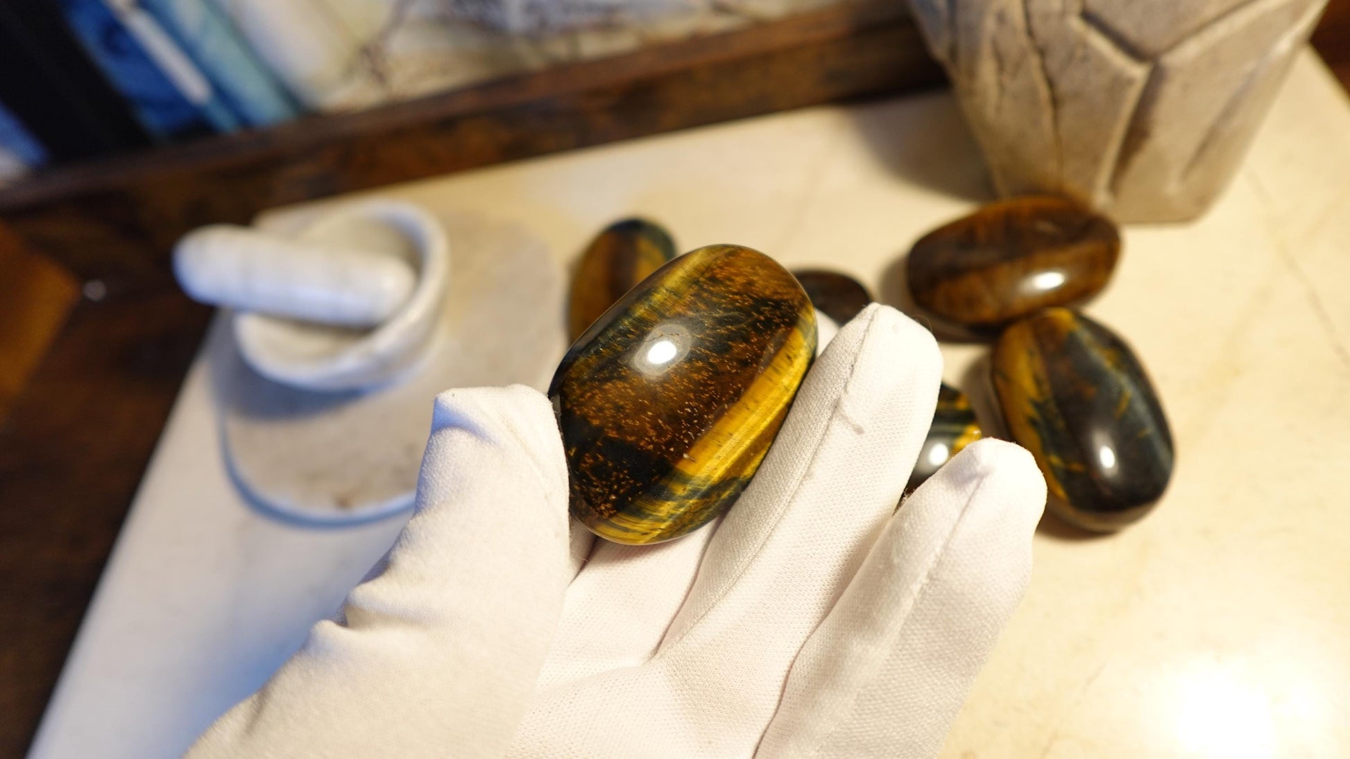 Blue Tiger Eye Natural Palm Stone Smooth Polished Carved Crystal for Distraction Pocket Worry Anxiety Home Decor Gift Xmas Christmas