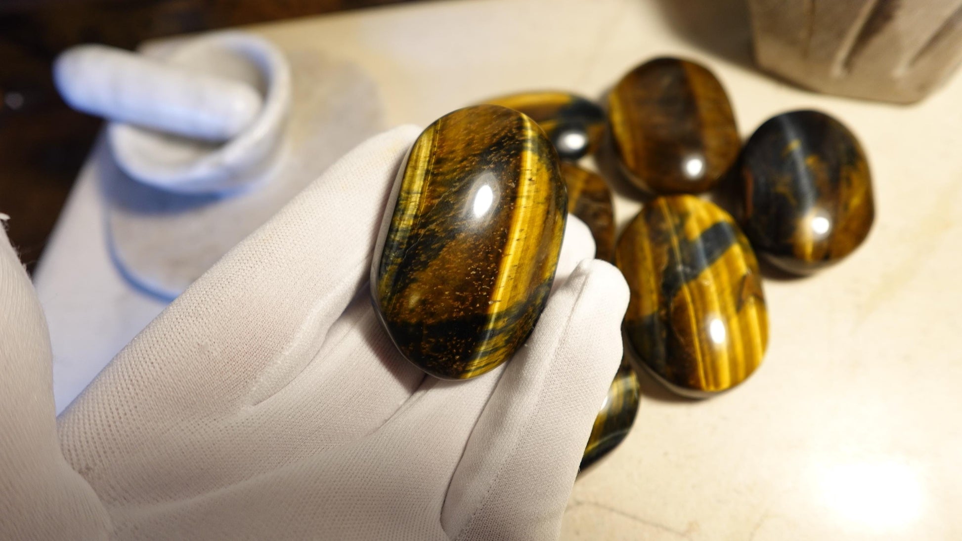 Blue Tiger Eye Natural Palm Stone Smooth Polished Carved Crystal for Distraction Pocket Worry Anxiety Home Decor Gift Xmas Christmas