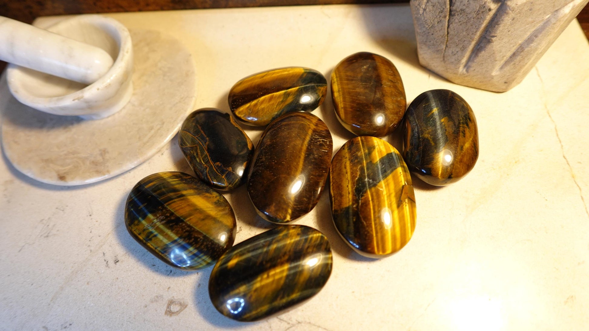 Blue Tiger Eye Natural Palm Stone Smooth Polished Carved Crystal for Distraction Pocket Worry Anxiety Home Decor Gift Xmas Christmas