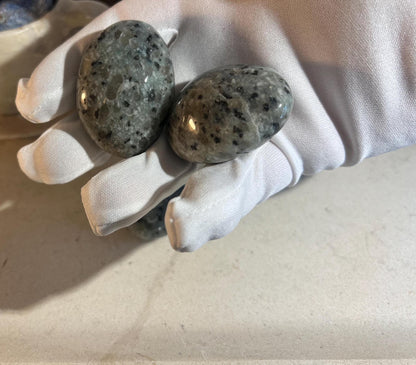 Kiwi Jasper Palm Stone Natural Crystal Polished Worry Stone Home Decor Anxiety Pocket Distraction Meditation Gift Birthday Christmas