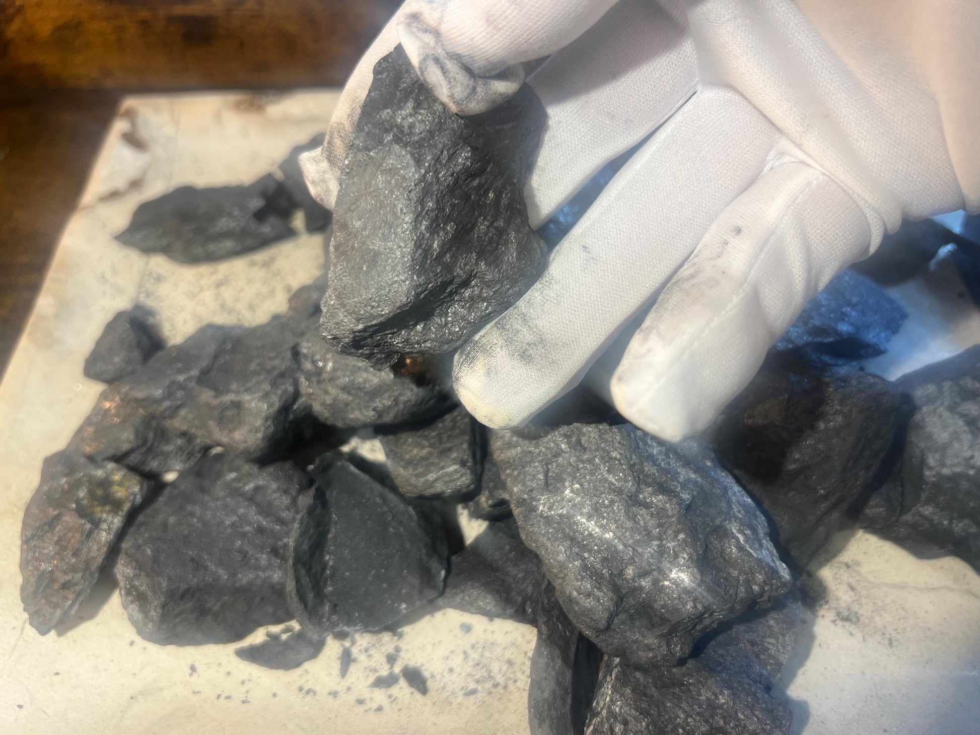 Raw Shungite Crystals: Untreated Carbon Stones for Home Decor
