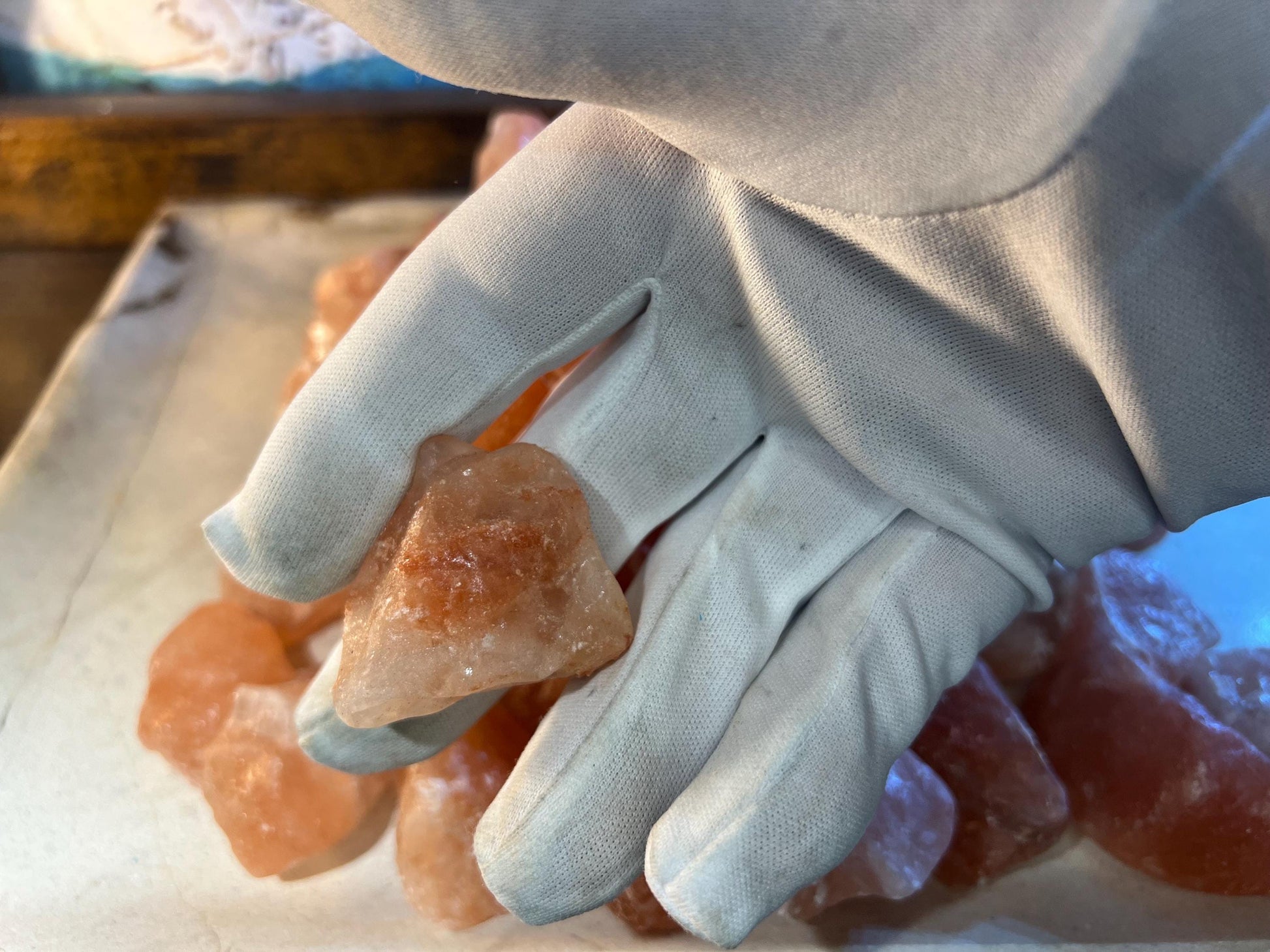 Raw Golden Himalayan Salt Crystals Untreated Anxiety Home Decor Wholesale minerals School Christmas Xmas Home Decor Craft Pocket Stone