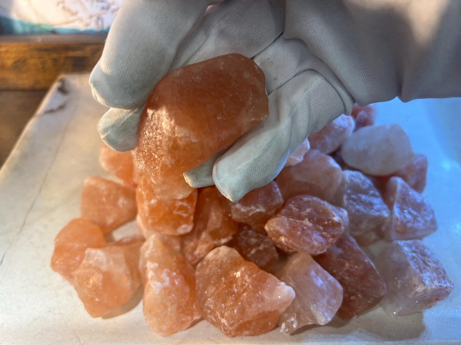 Raw Golden Himalayan Salt Crystals Untreated Anxiety Home Decor Wholesale minerals School Christmas Xmas Home Decor Craft Pocket Stone