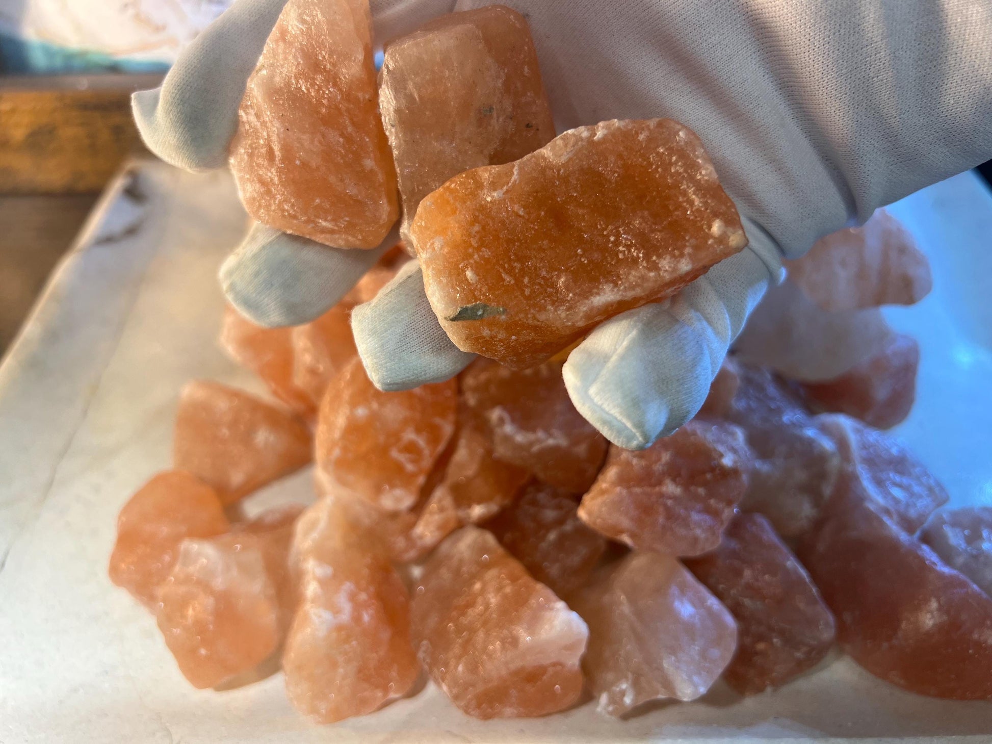 Raw Golden Himalayan Salt Crystals Untreated Anxiety Home Decor Wholesale minerals School Christmas Xmas Home Decor Craft Pocket Stone