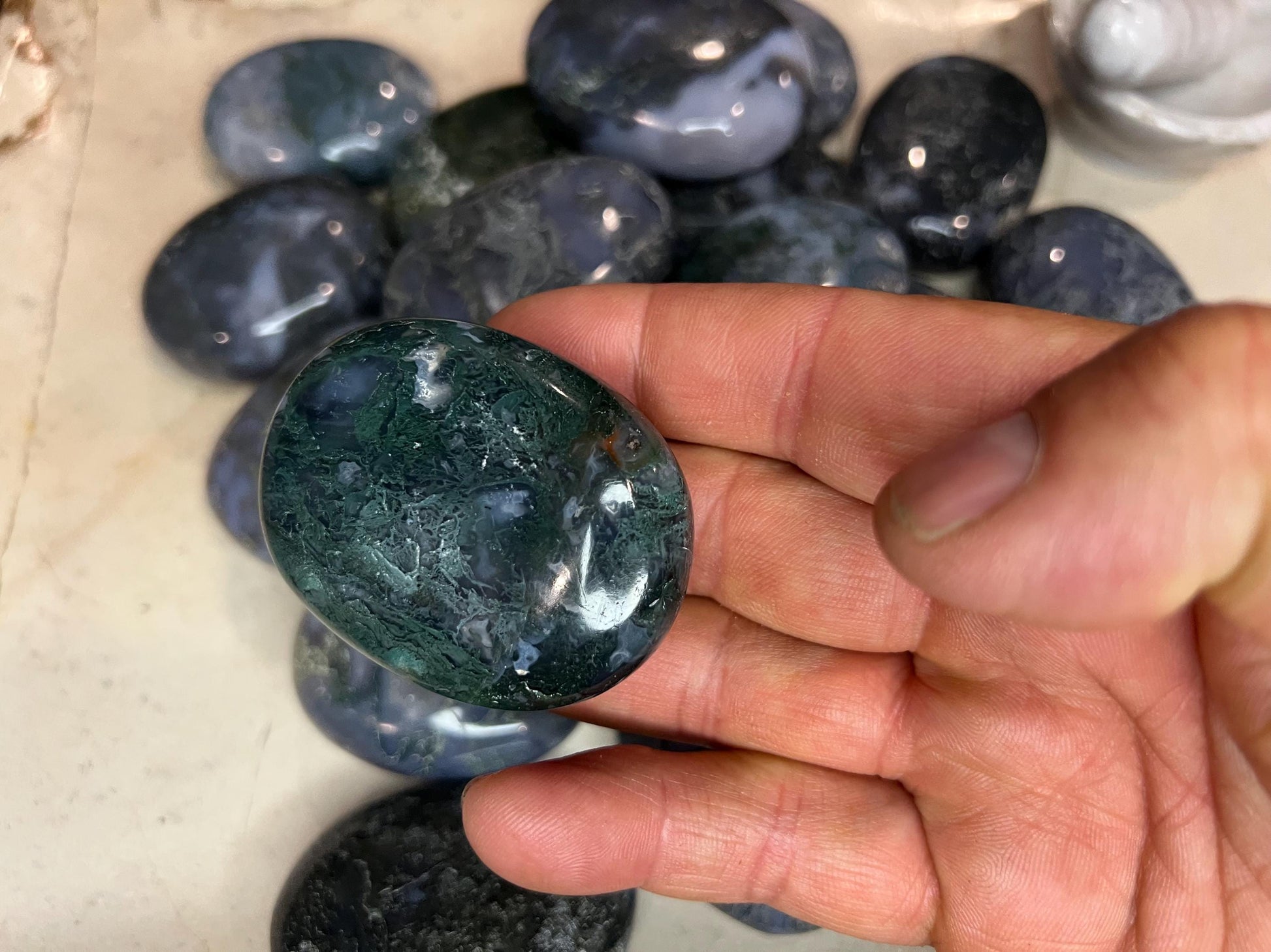 Moss Agate Palm Stones Untreated Stones Arts Home Decor Wholesale Mineral School Project Christmas Xmas Home Decor Gift Crafting Birthday