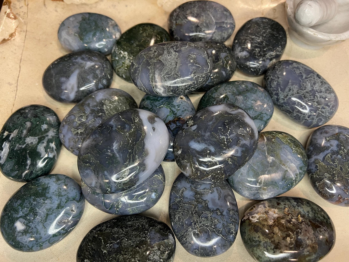 Moss Agate Palm Stones Untreated Stones Arts Home Decor Wholesale Mineral School Project Christmas Xmas Home Decor Gift Crafting Birthday