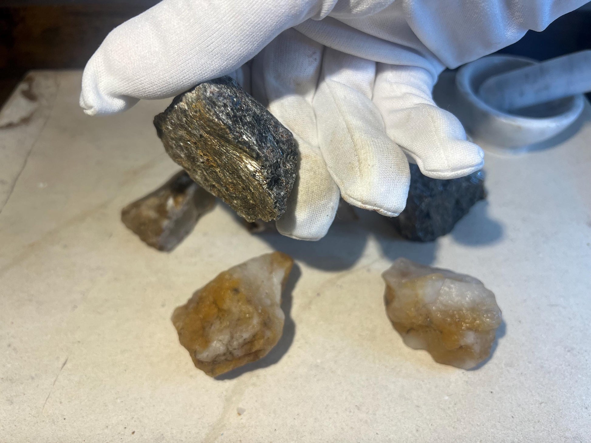Self-Discovery and Resilience Power Pack Nuummite, Golden Healer Quartz and Flower Agate Personal Focus Home Decor Meditation Birthday Xmas