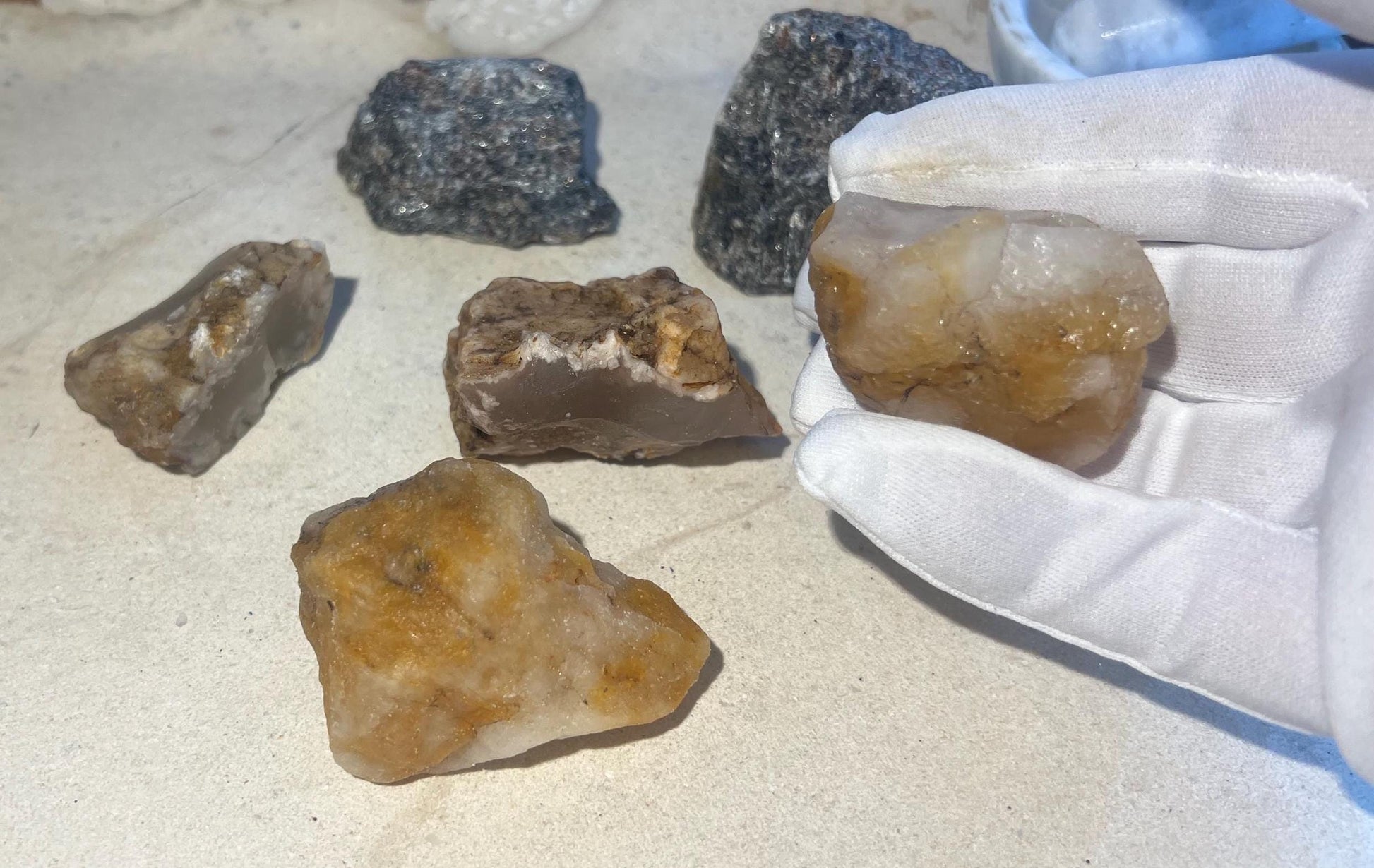Self-Discovery and Resilience Power Pack Nuummite, Golden Healer Quartz and Flower Agate Personal Focus Home Decor Meditation Birthday Xmas