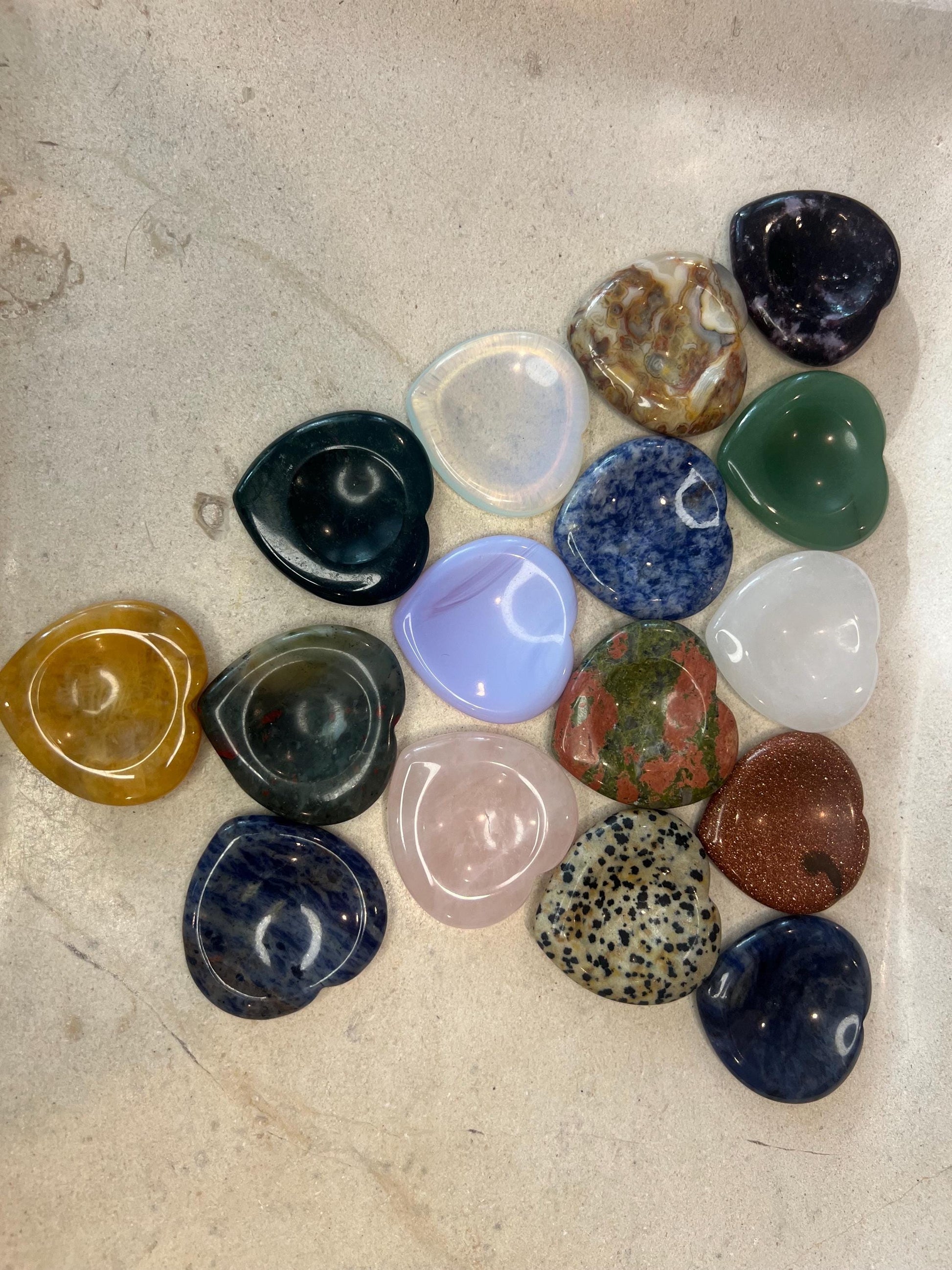 Heart Worry Stones Assorted Gemstones Worry Polished Gem-stone Thumb Pocket Palm Stone Worry Chakra Gemstone Stress Relief Fidget Smooth