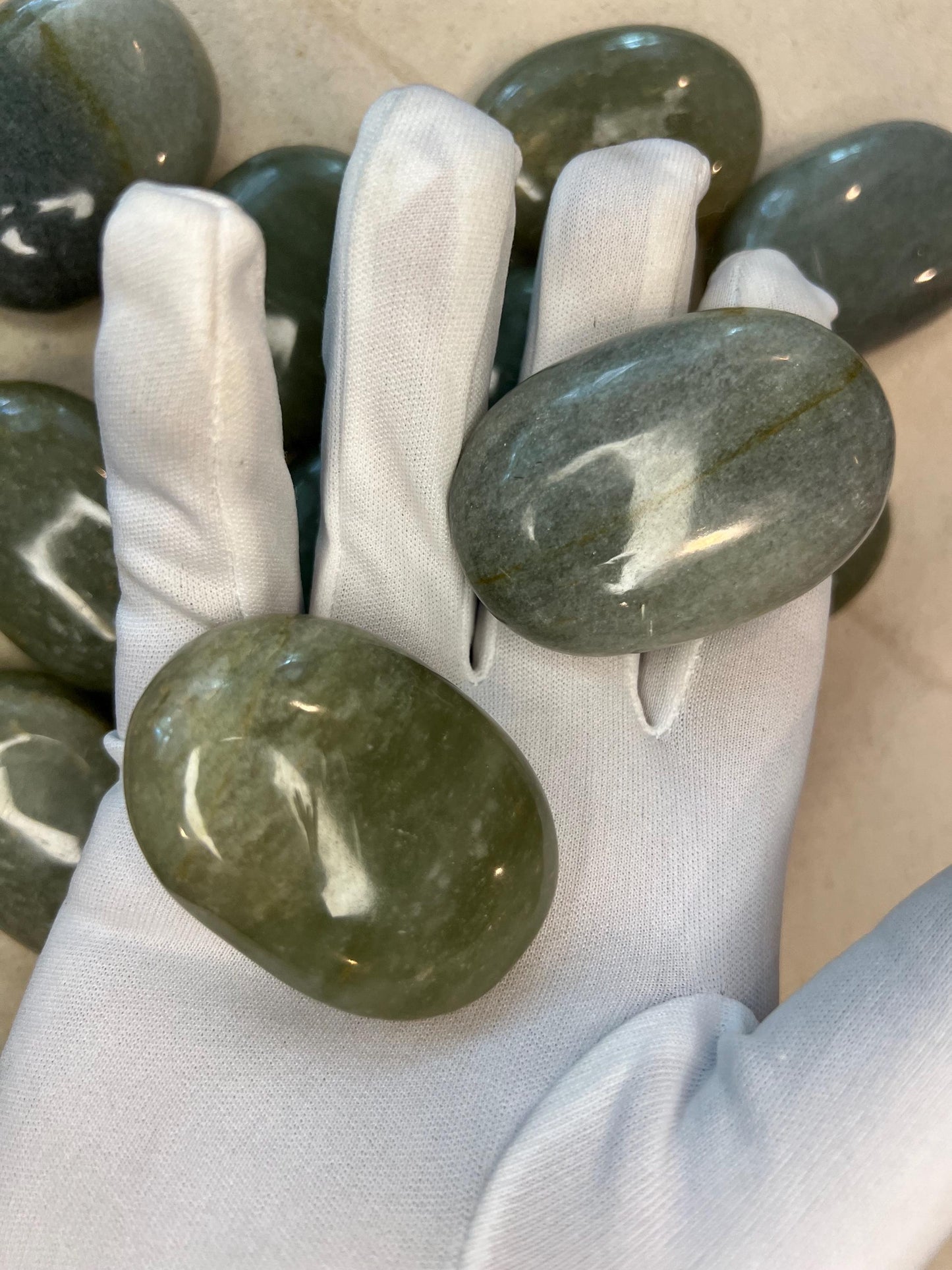 Indian Green Aventurine Natural Palm Stone Smooth Polished Carved Crystal for Worry Anxiety Distraction Meditation Christmas Xmas Gift