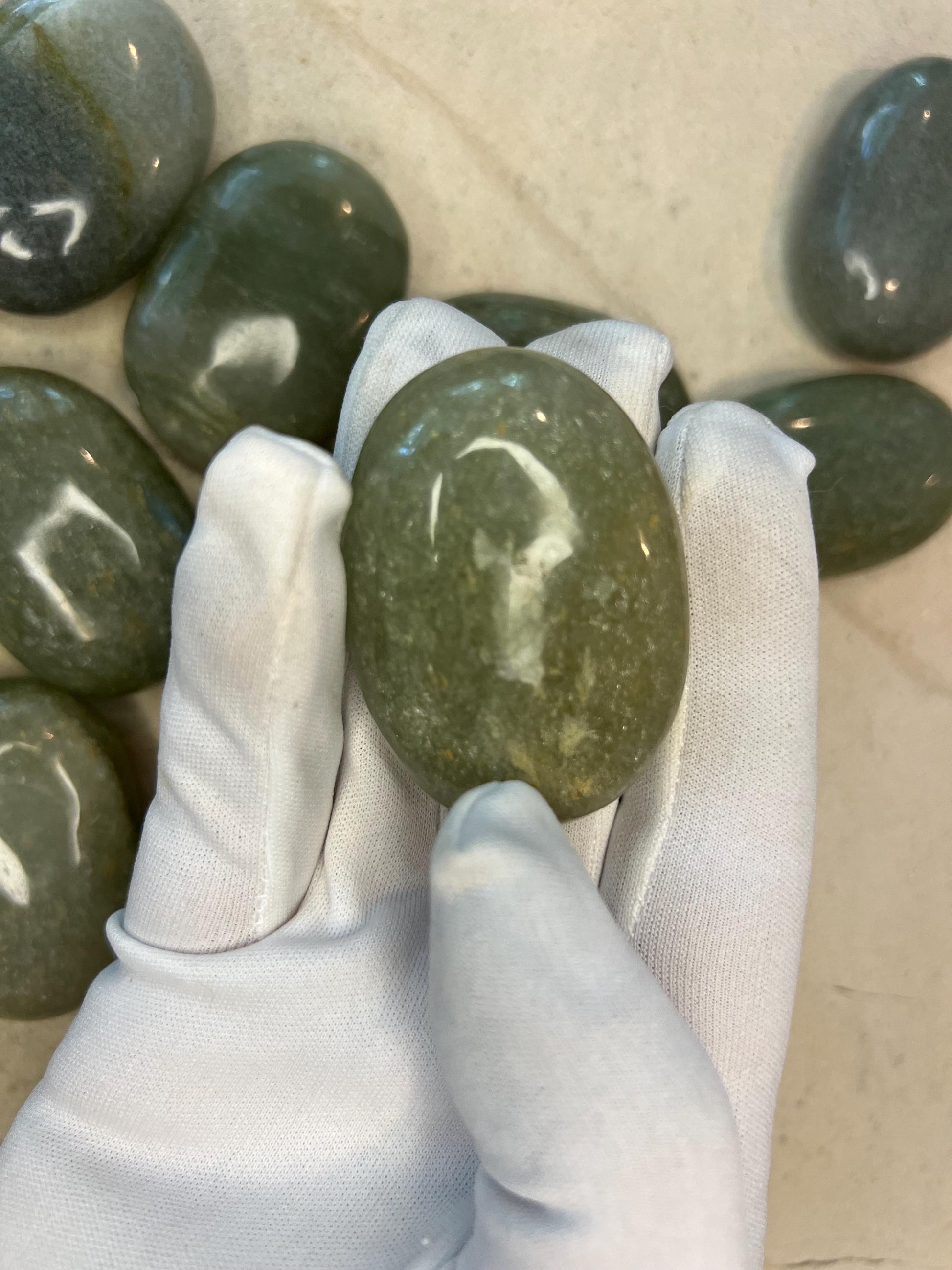 Indian Green Aventurine Natural Palm Stone Smooth Polished Carved Crystal for Worry Anxiety Distraction Meditation Christmas Xmas Gift