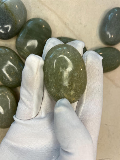 Green Aventurine Palm Stone: Polished Crystal for Meditation Home Decor Worry Pocket Stress Anxiety Palm Stone
