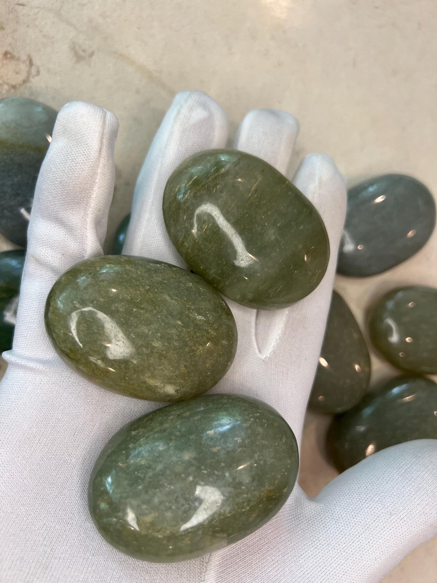 Indian Green Aventurine Natural Palm Stone Smooth Polished Carved Crystal for Worry Anxiety Distraction Meditation Christmas Xmas Gift