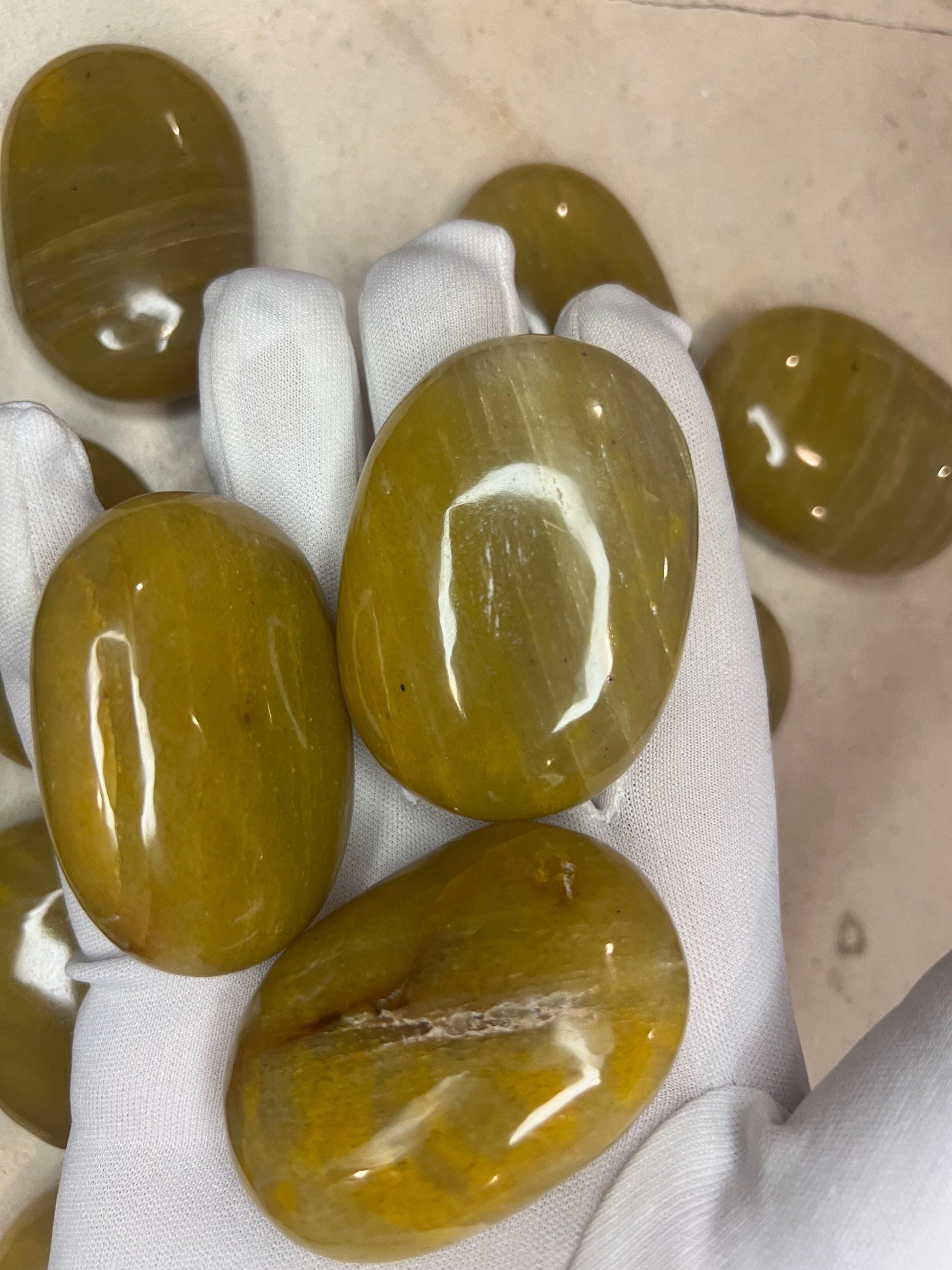 Indian Yellow Aventurine Natural Palm Stone Smooth Polished Carved Crystal for Worry Anxiety Distraction Meditation Christmas Xmas Gift