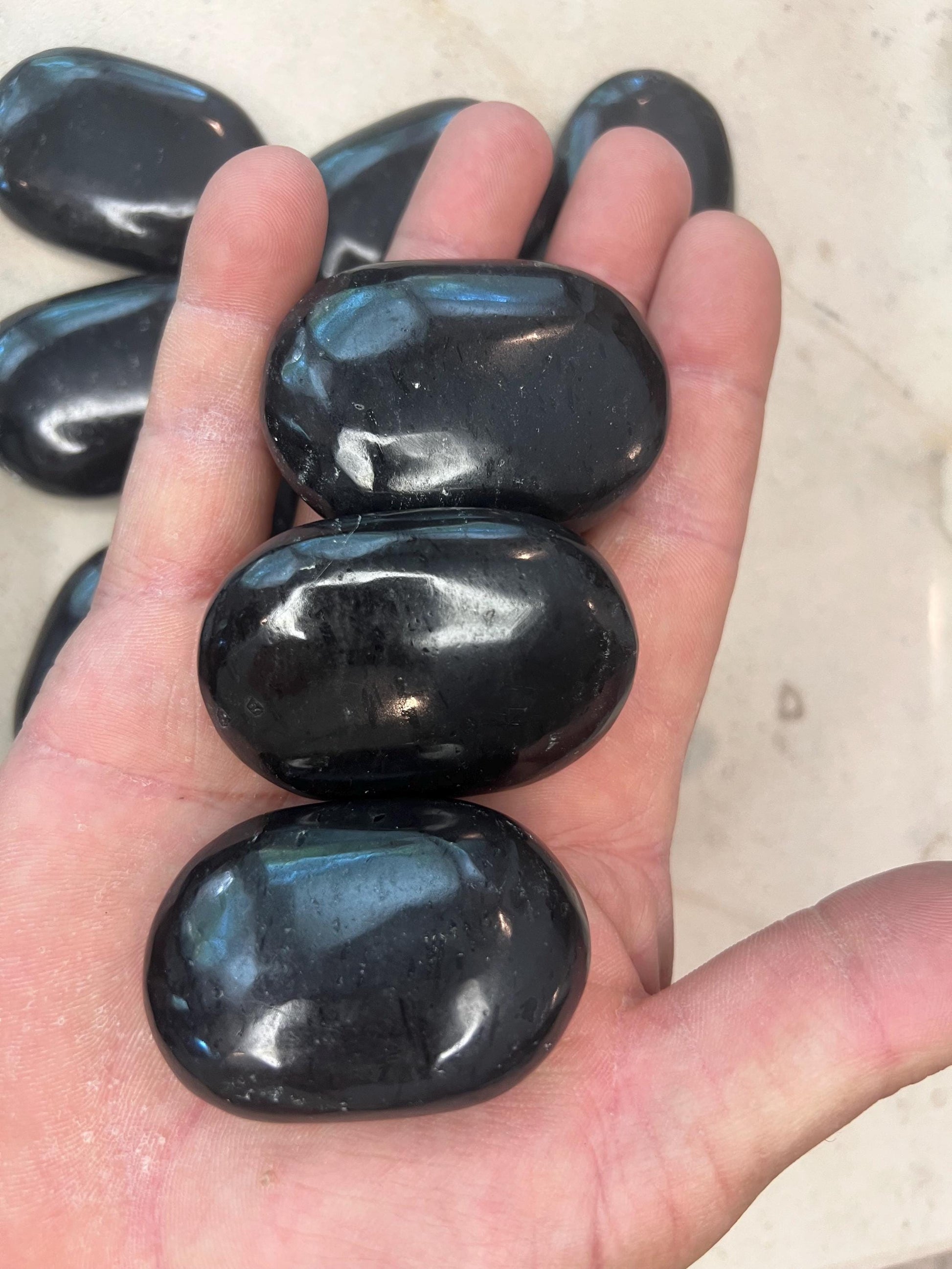 Indian Black Tourmaline Natural Palm Stone Smooth Polished Carved Crystal for Christmas Decor Gift Home Decor Worry Anxiety Birthday Xmas